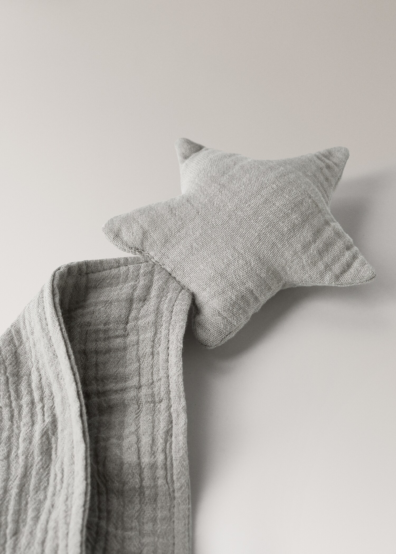 Baby comforter with star design - Details of the article 1