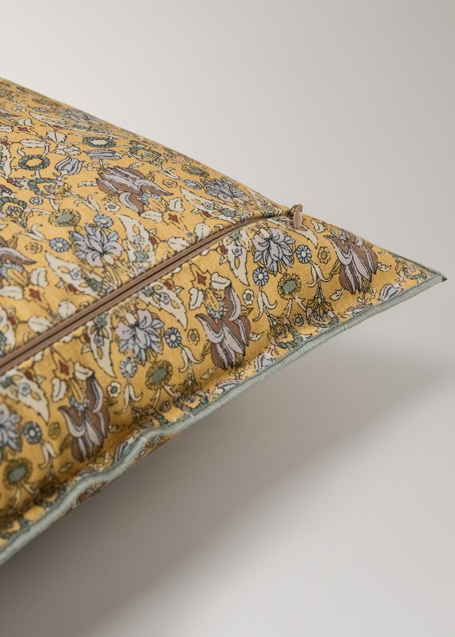 Children's cotton floral-print cushion cover 30x40 cm - Details of the article 2