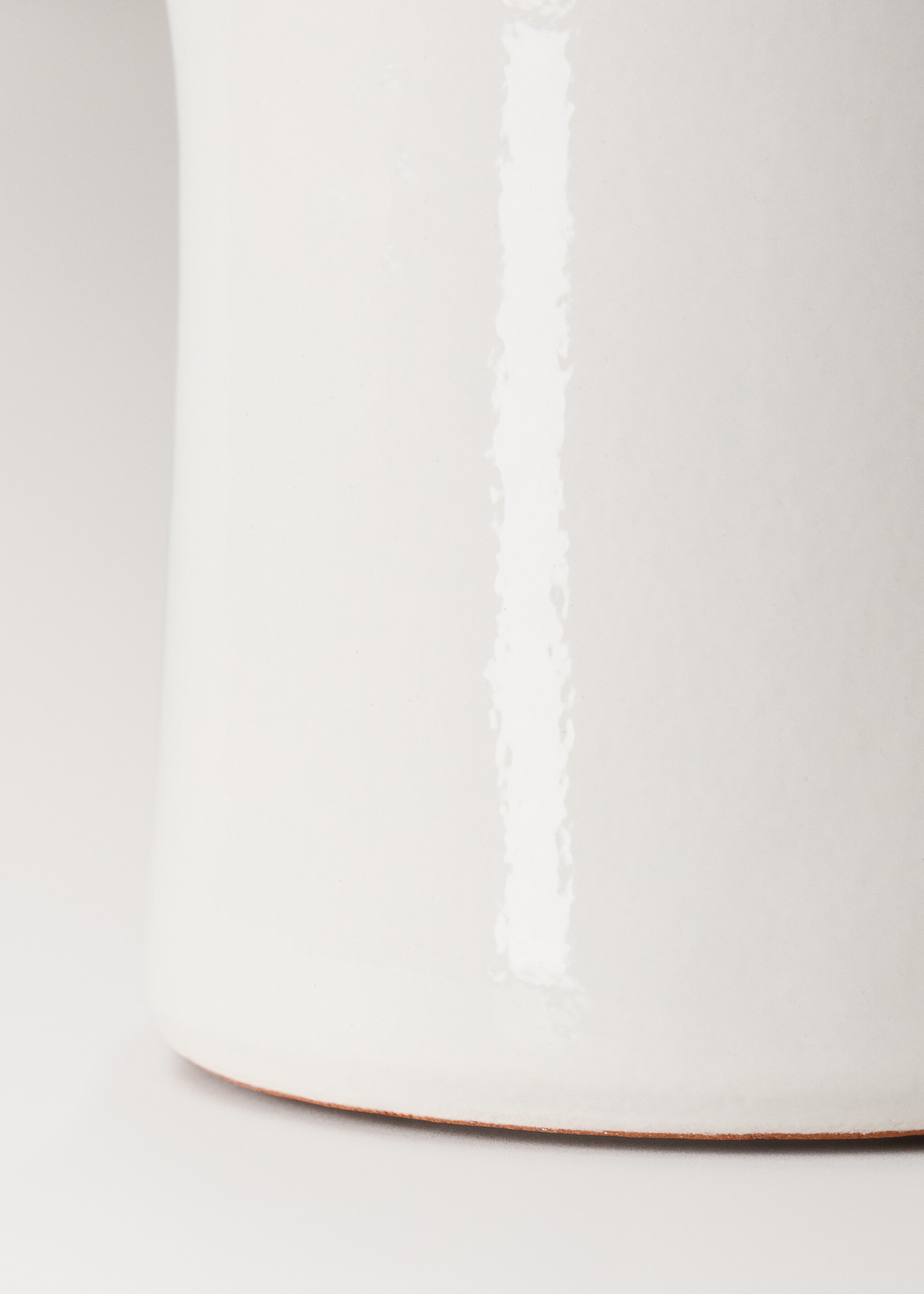 Medium terracotta planter - Details of the article 2