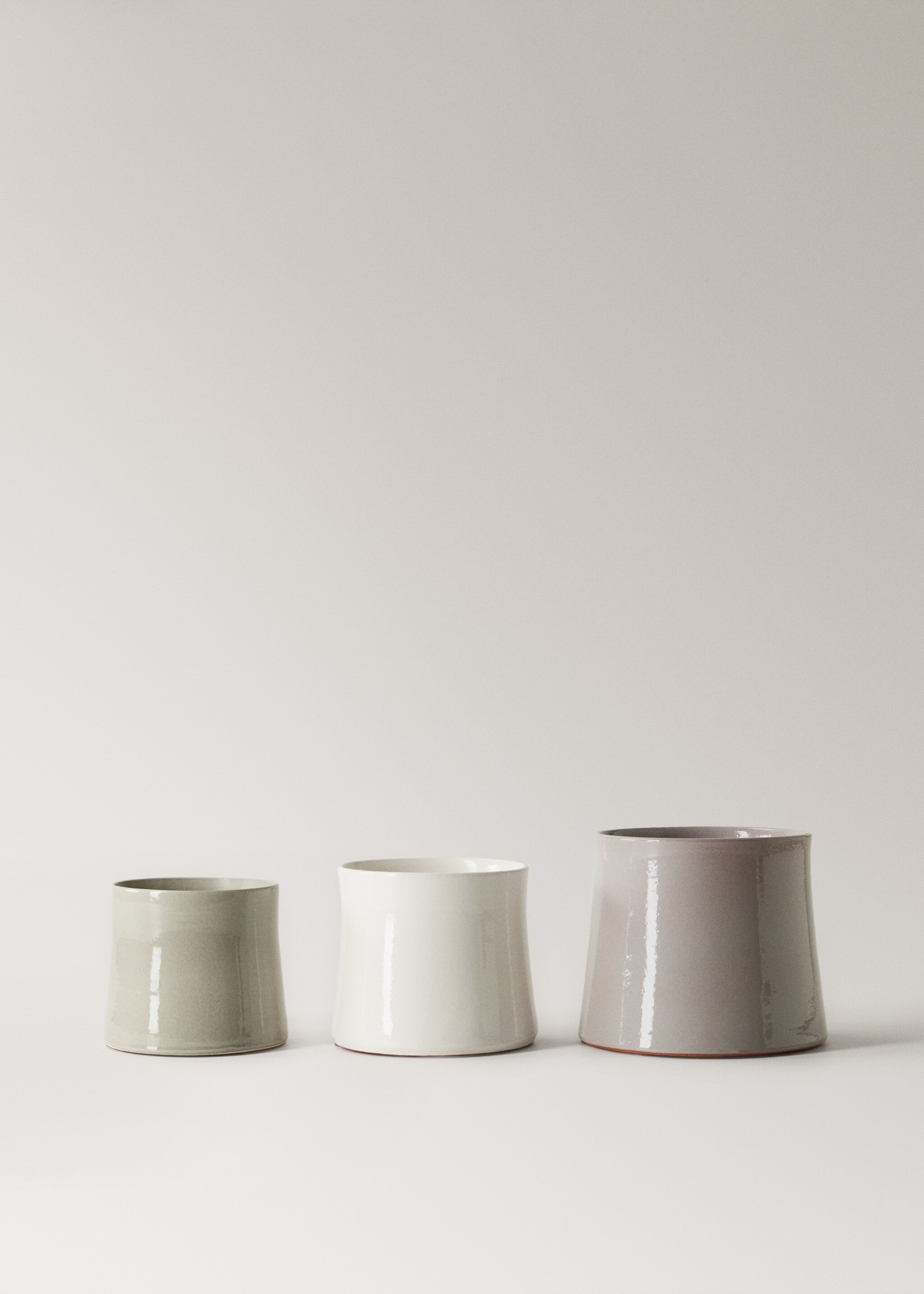 Medium terracotta planter - Details of the article 3