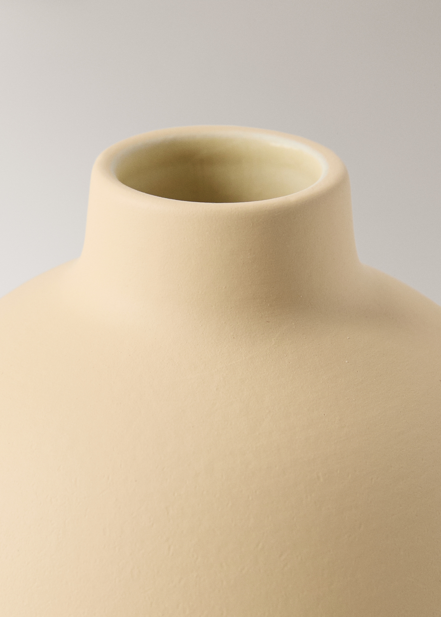 Small earthenware vase - Details of the article 2