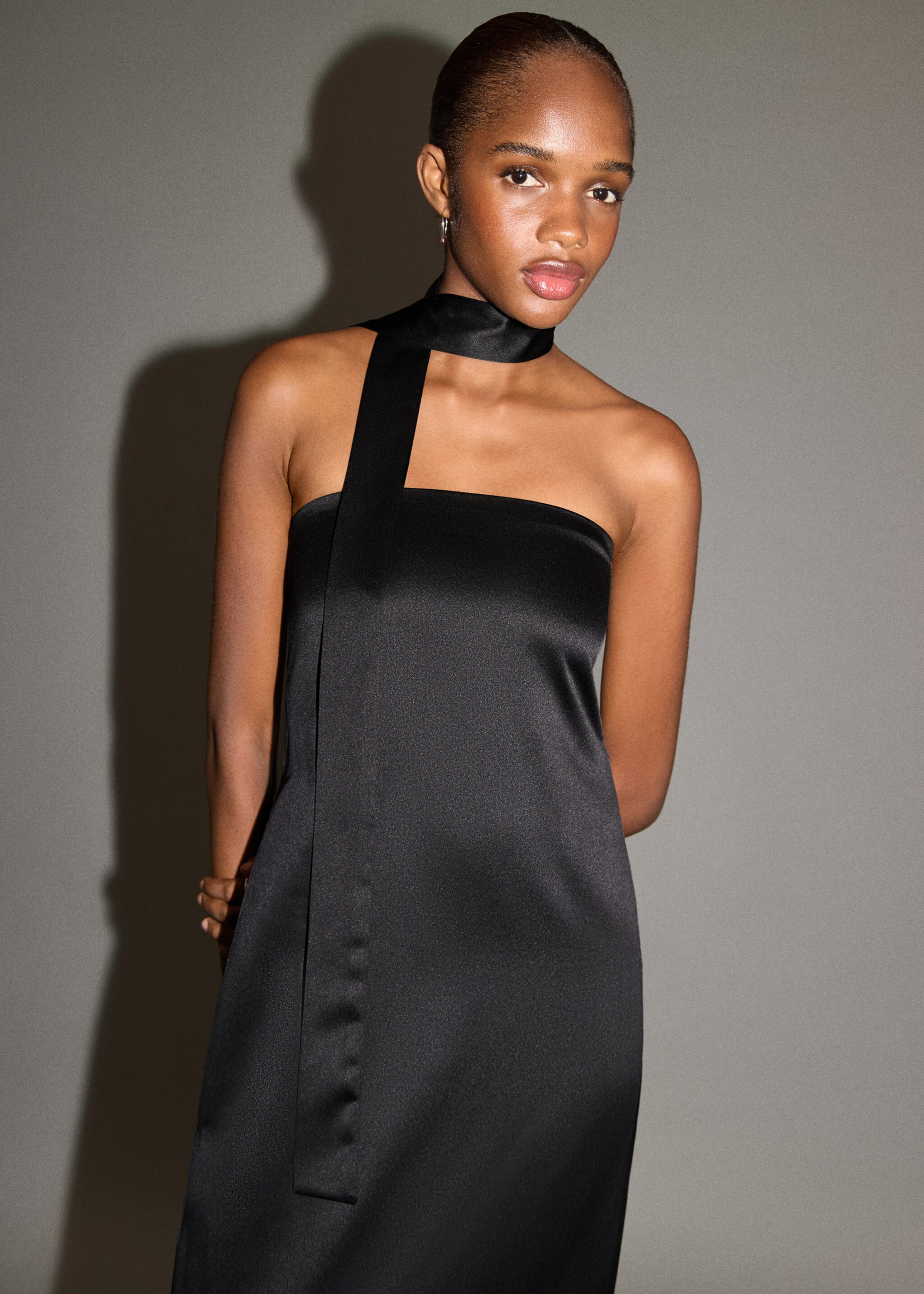 Midi-dress with waist tie - Medium plane, Black. Ref: 17081587-00.