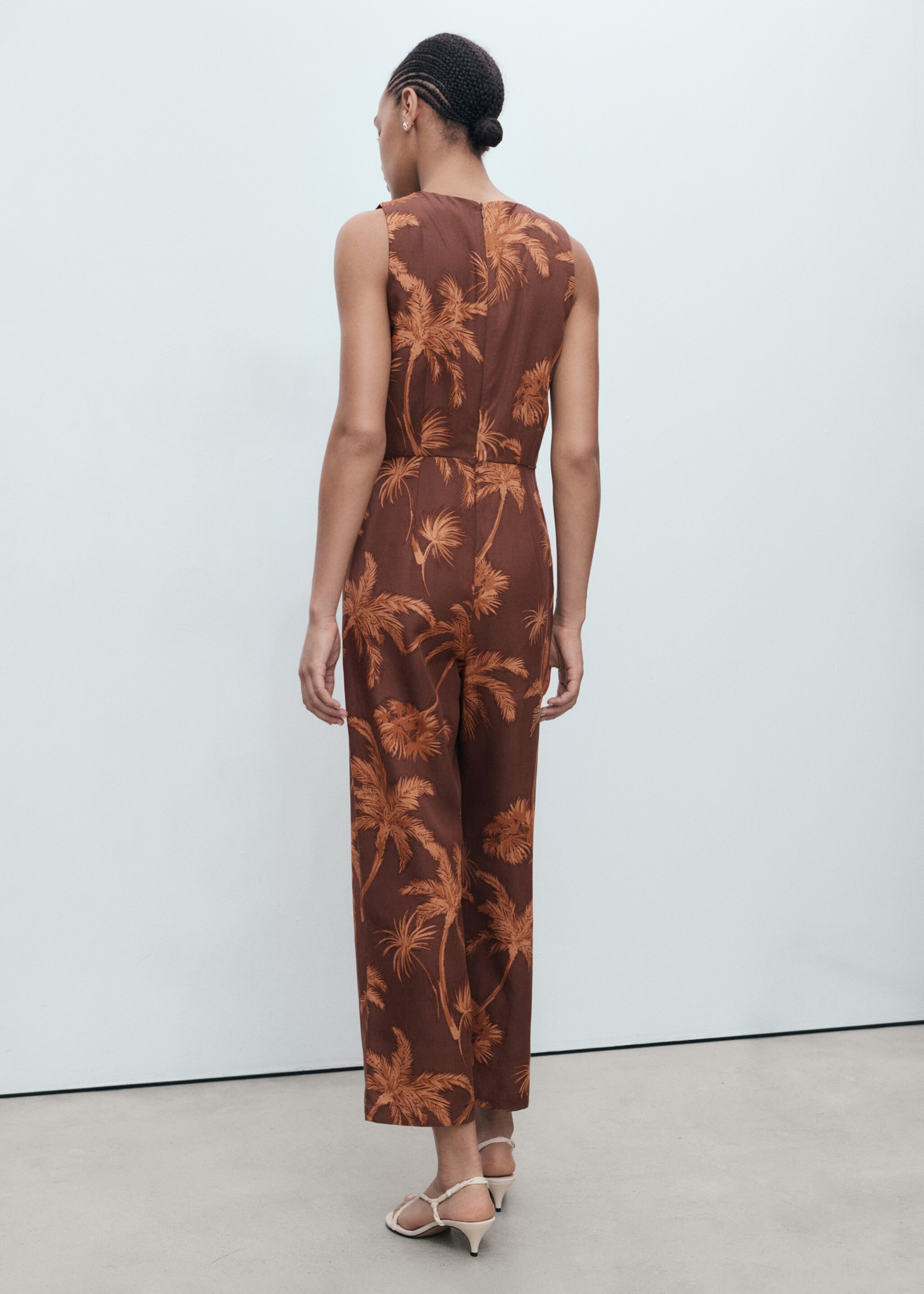 Lyocell jumpsuit cut out knot detail - Achterkant van het artikel
