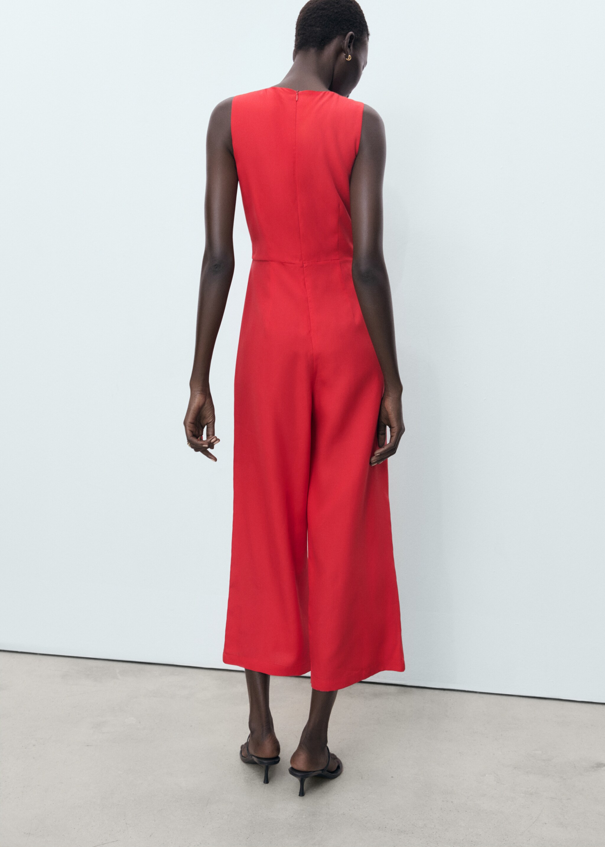 Lyocell jumpsuit cut out knot detail - Achterkant van het artikel