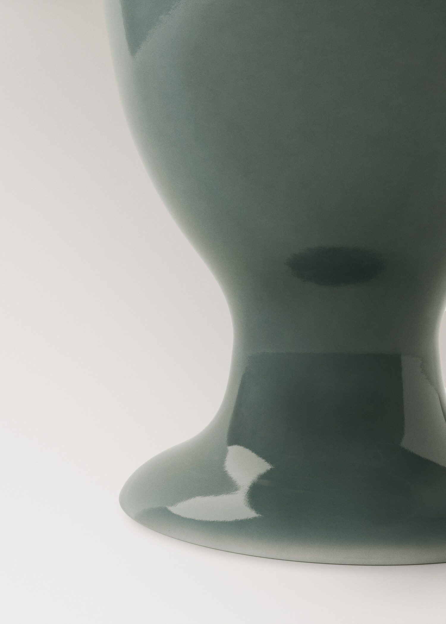 Stoneware egg cup - Details of the article 3