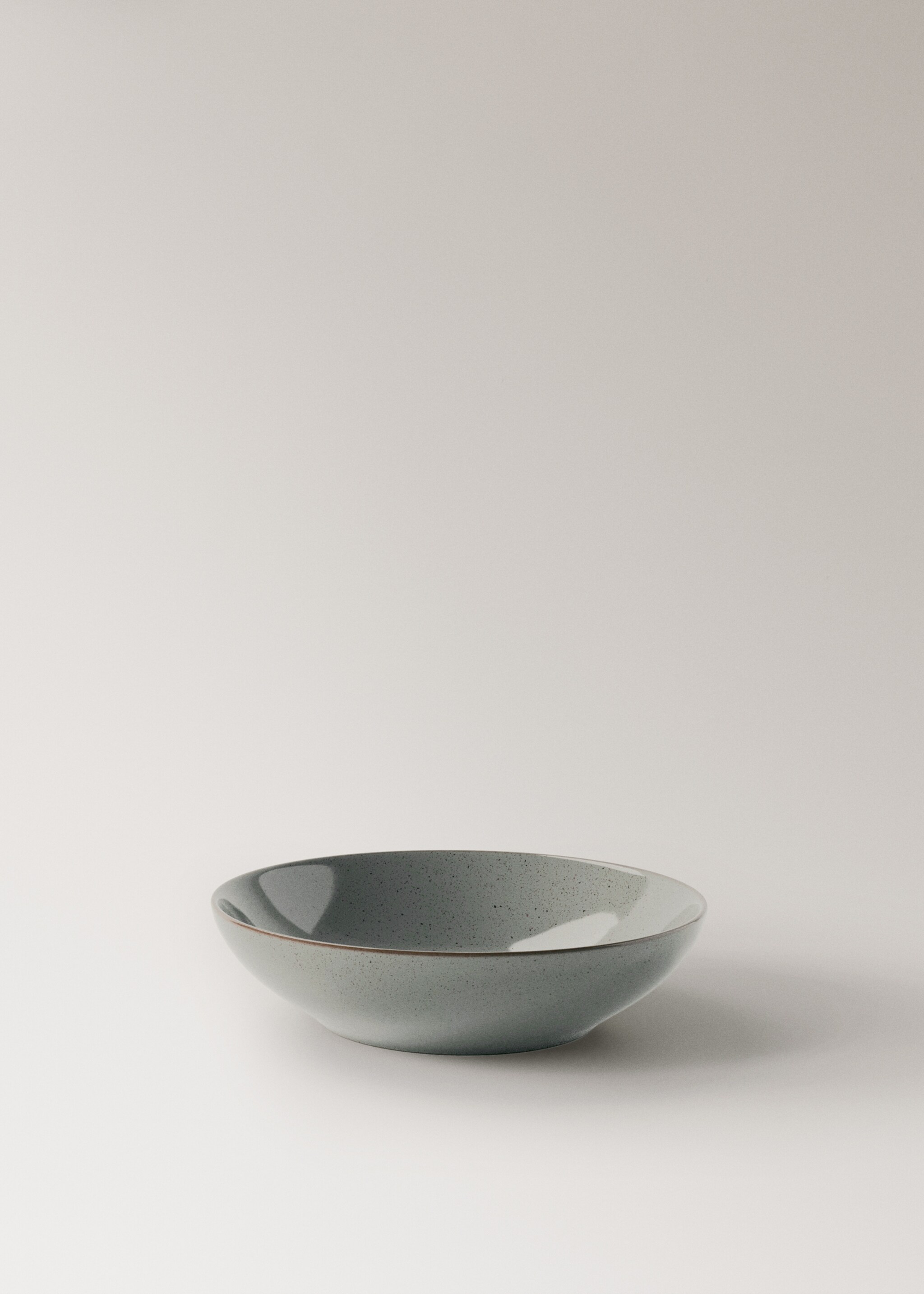 Deep stoneware plate with spots - Details of the article 1, Dark Grey. Ref: 17082035-00.