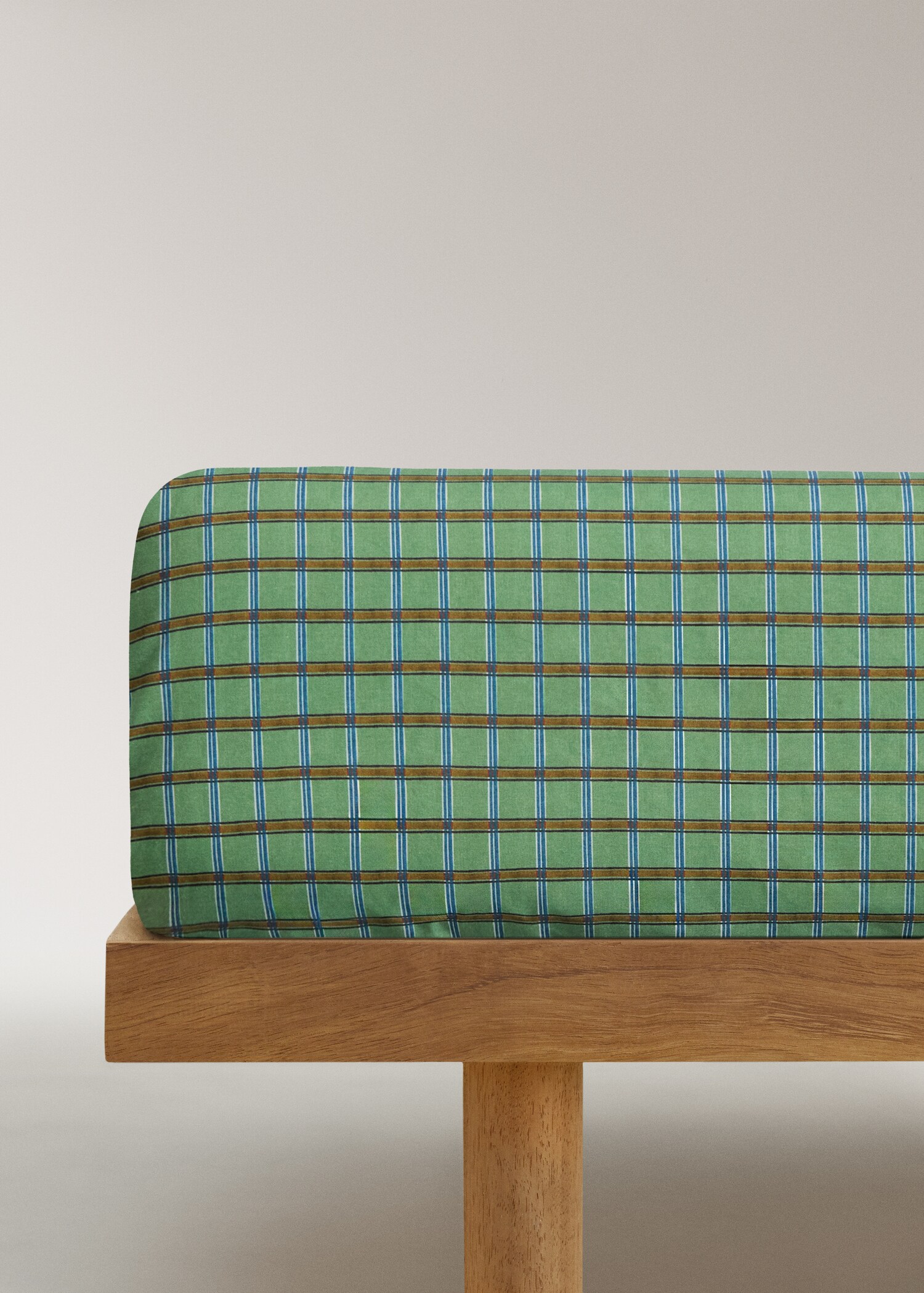 Cotton percale fitted sheet, checkered pattern, 90 cm bed - Article without model