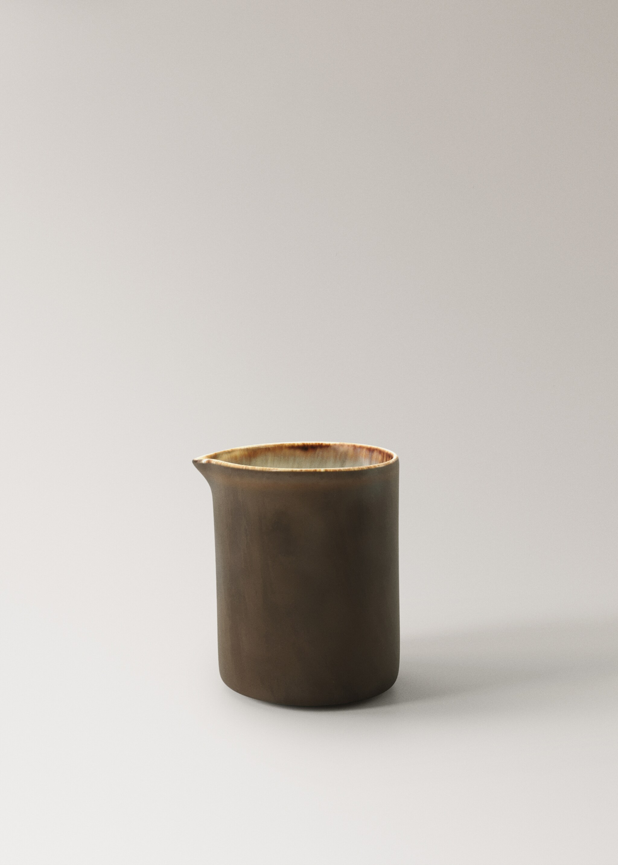 Matte Steingut-Milchkännchen - Artikel ohne Model, Kaffeebraun. Ref: 17082038-00.