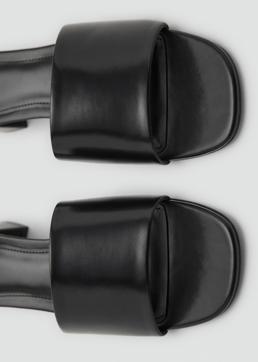 Block-heel sandals with strap