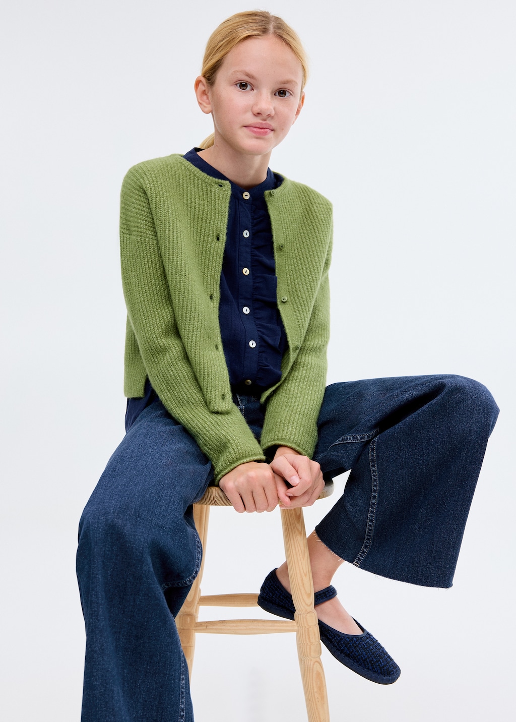 Wideleg low frayed hem jeans