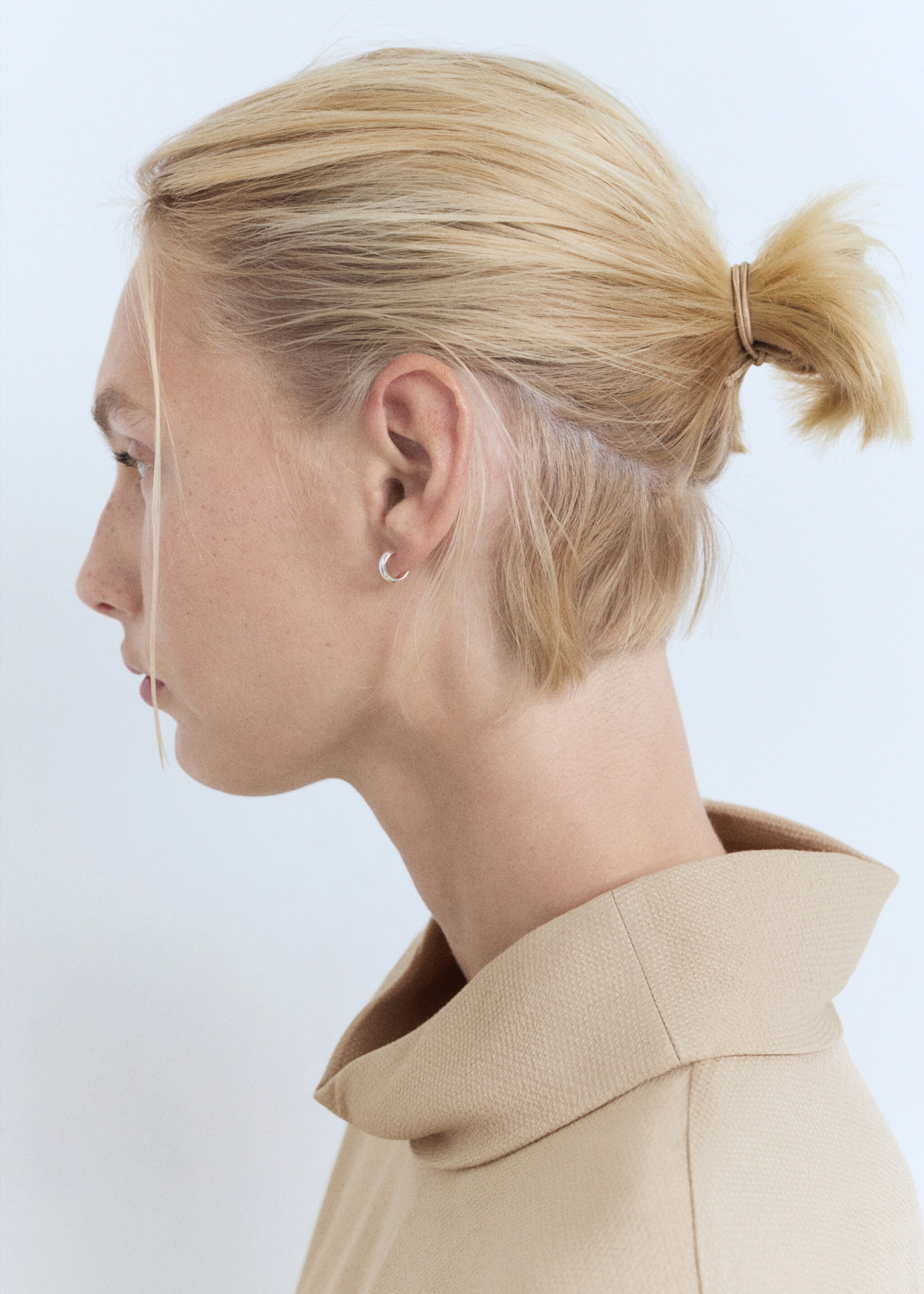 Oversized flowing blouse - Details of the article 1