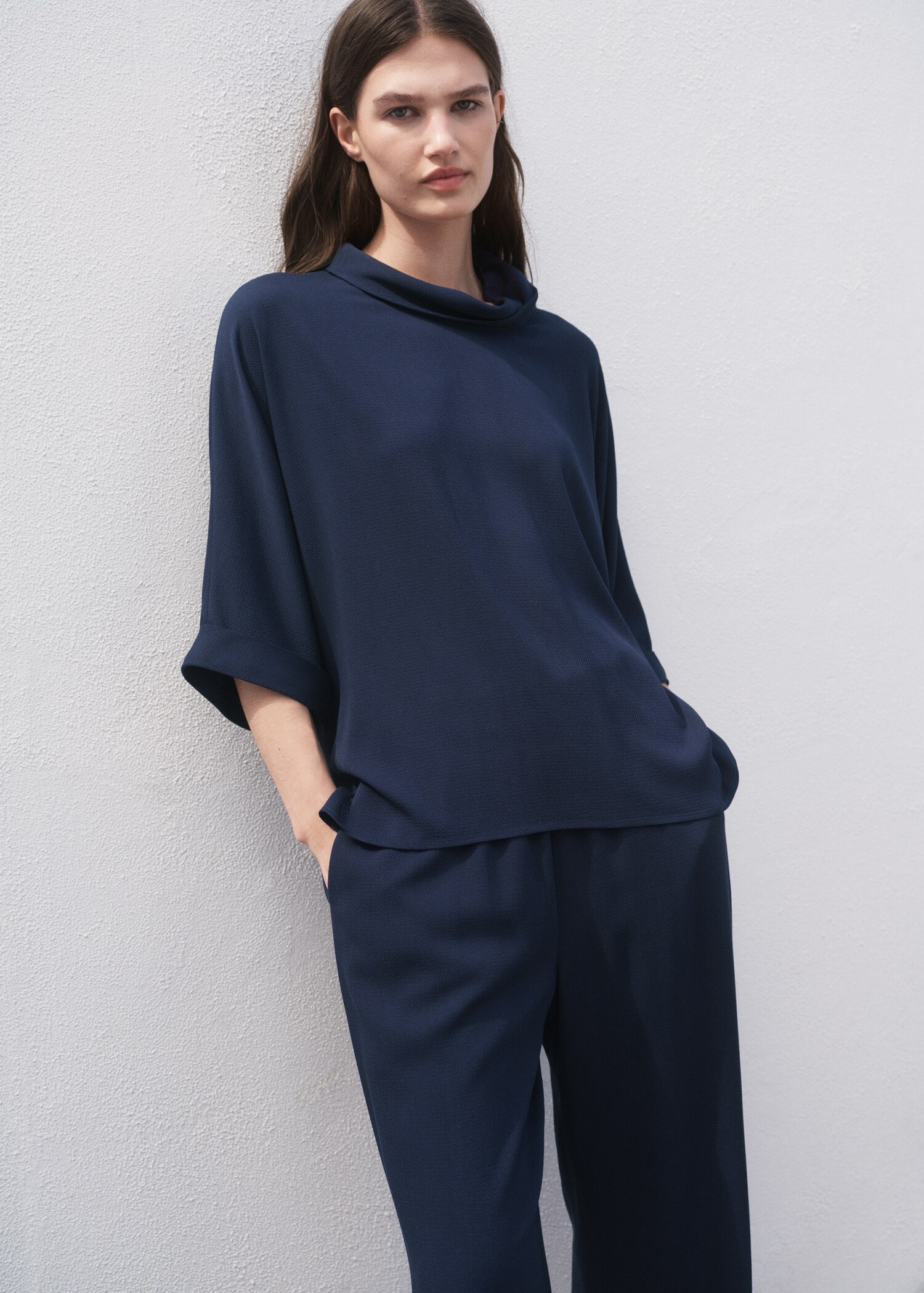 Fließende Oversized-Bluse - Mittlere Ansicht