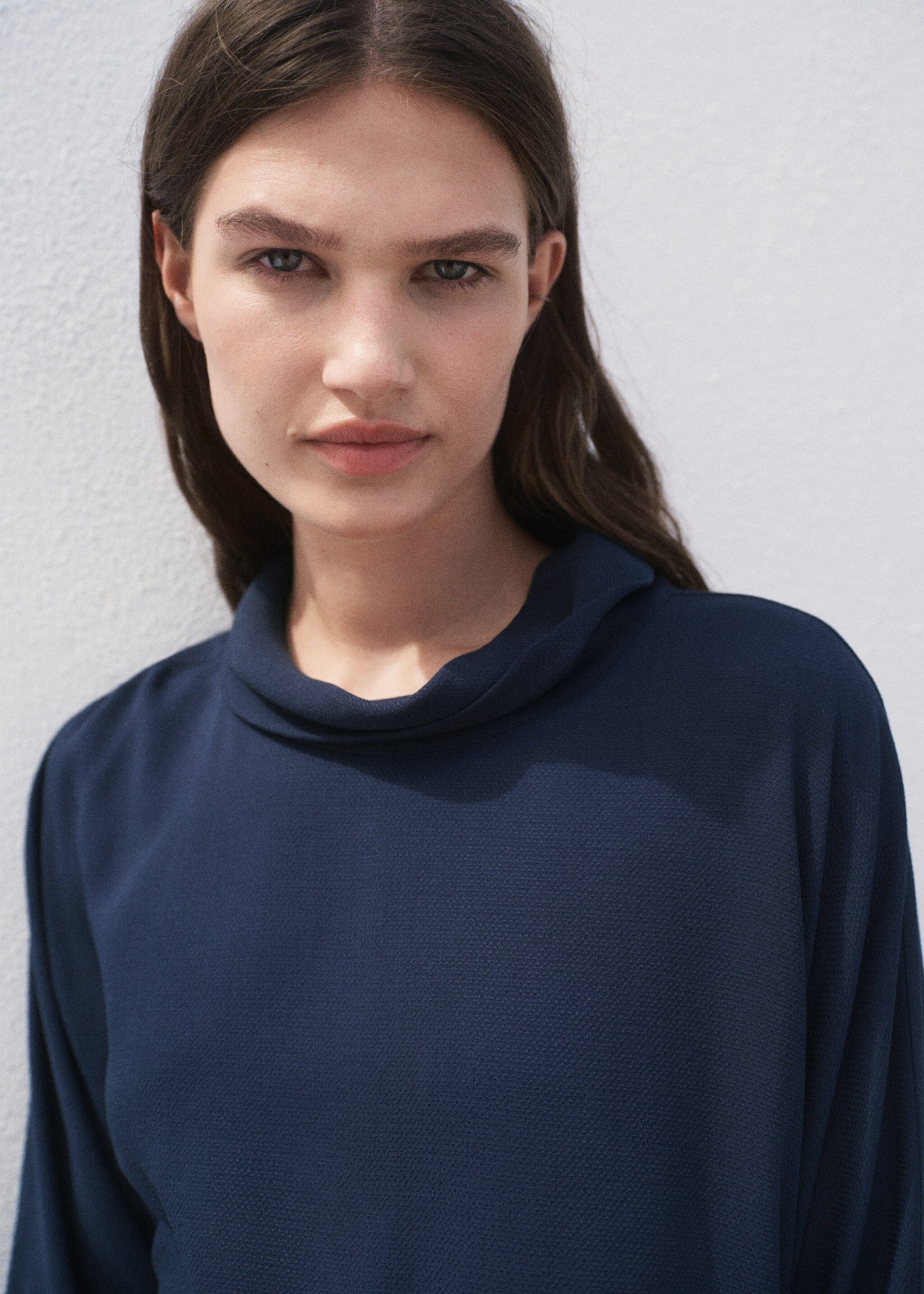 Oversized flowing blouse - Details of the article 1