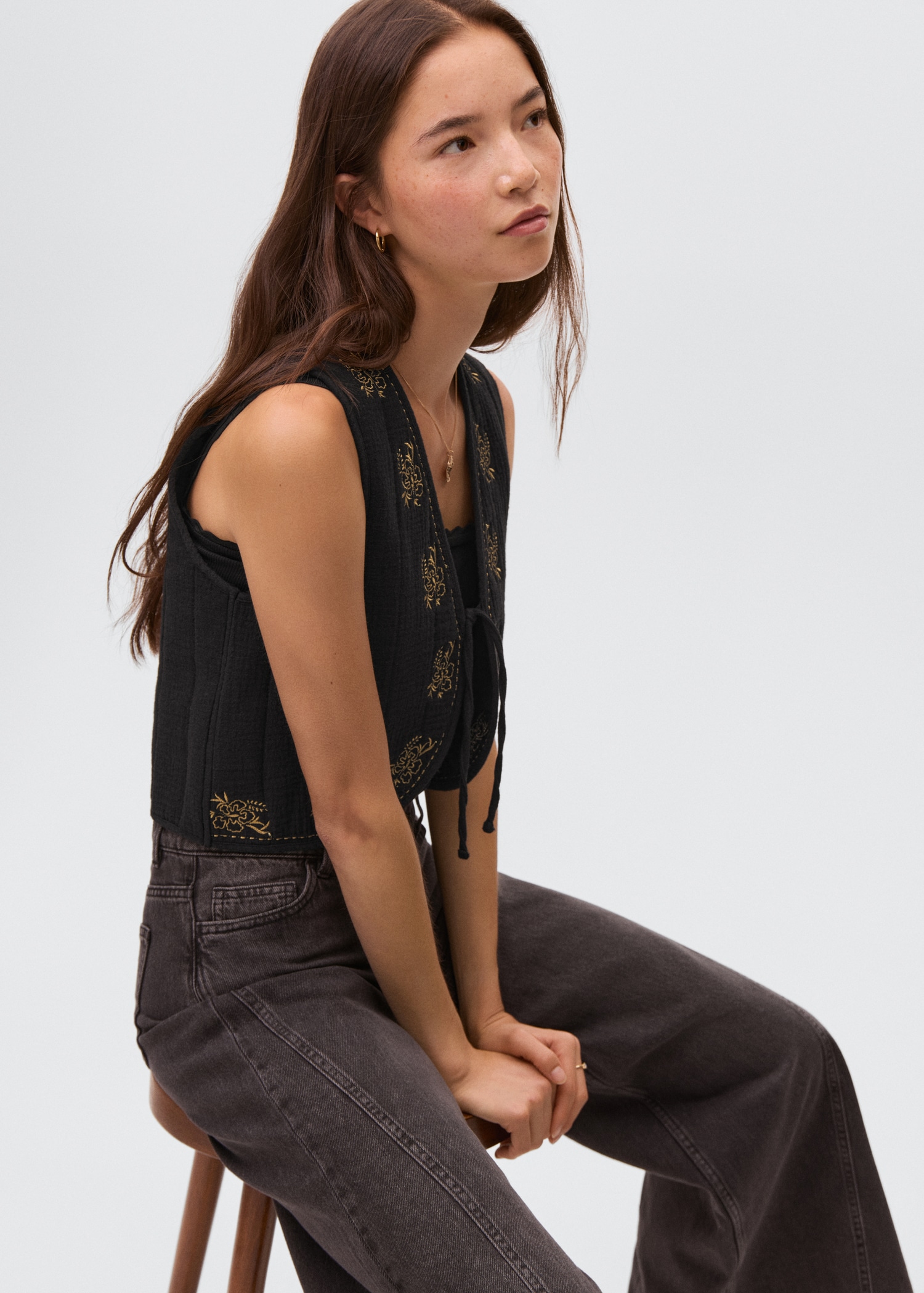 Floral-embroidered waistcoat Teen MANGO Romania - Main Image