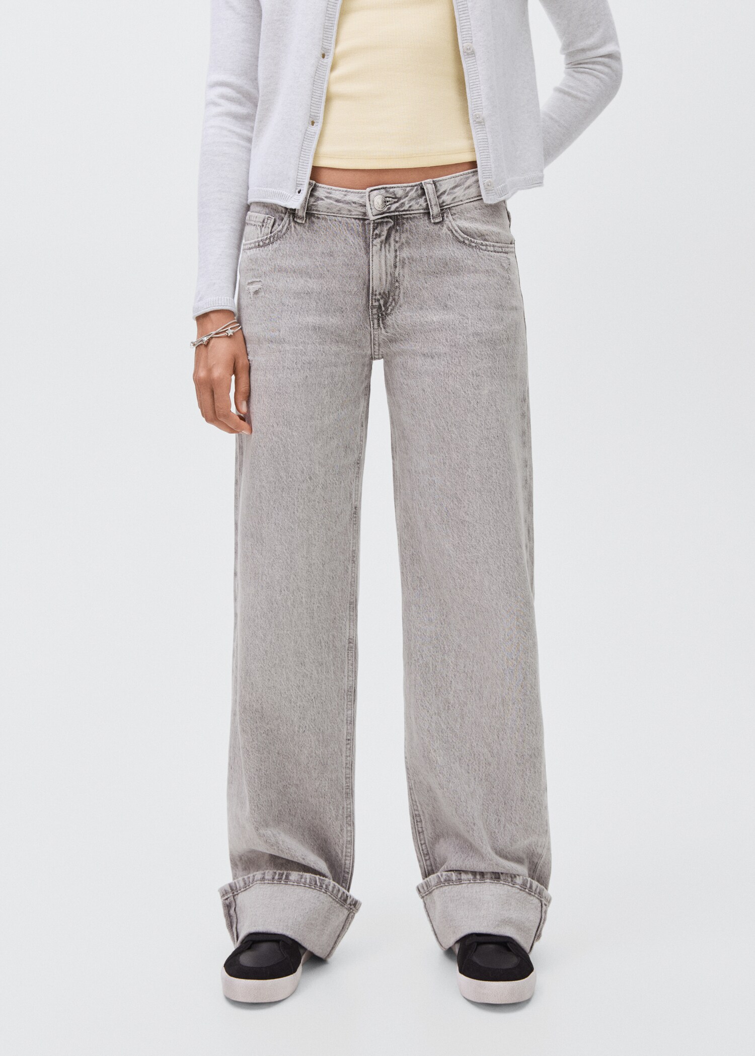 Jeans wideleg bajo vuelto - Plano medio