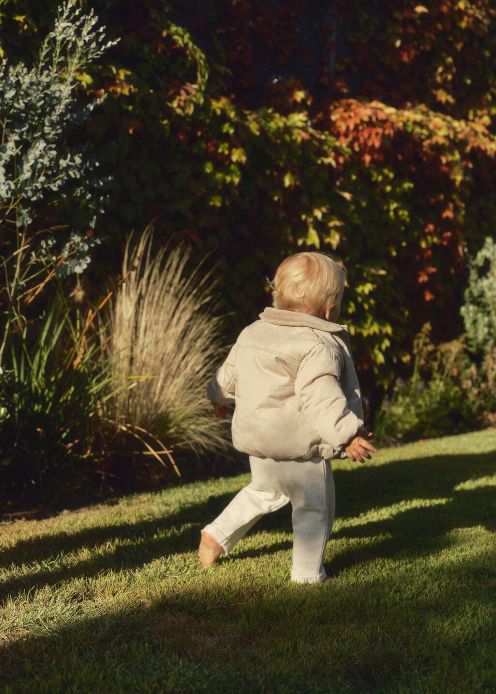 Quilted anorak with contrasting collar