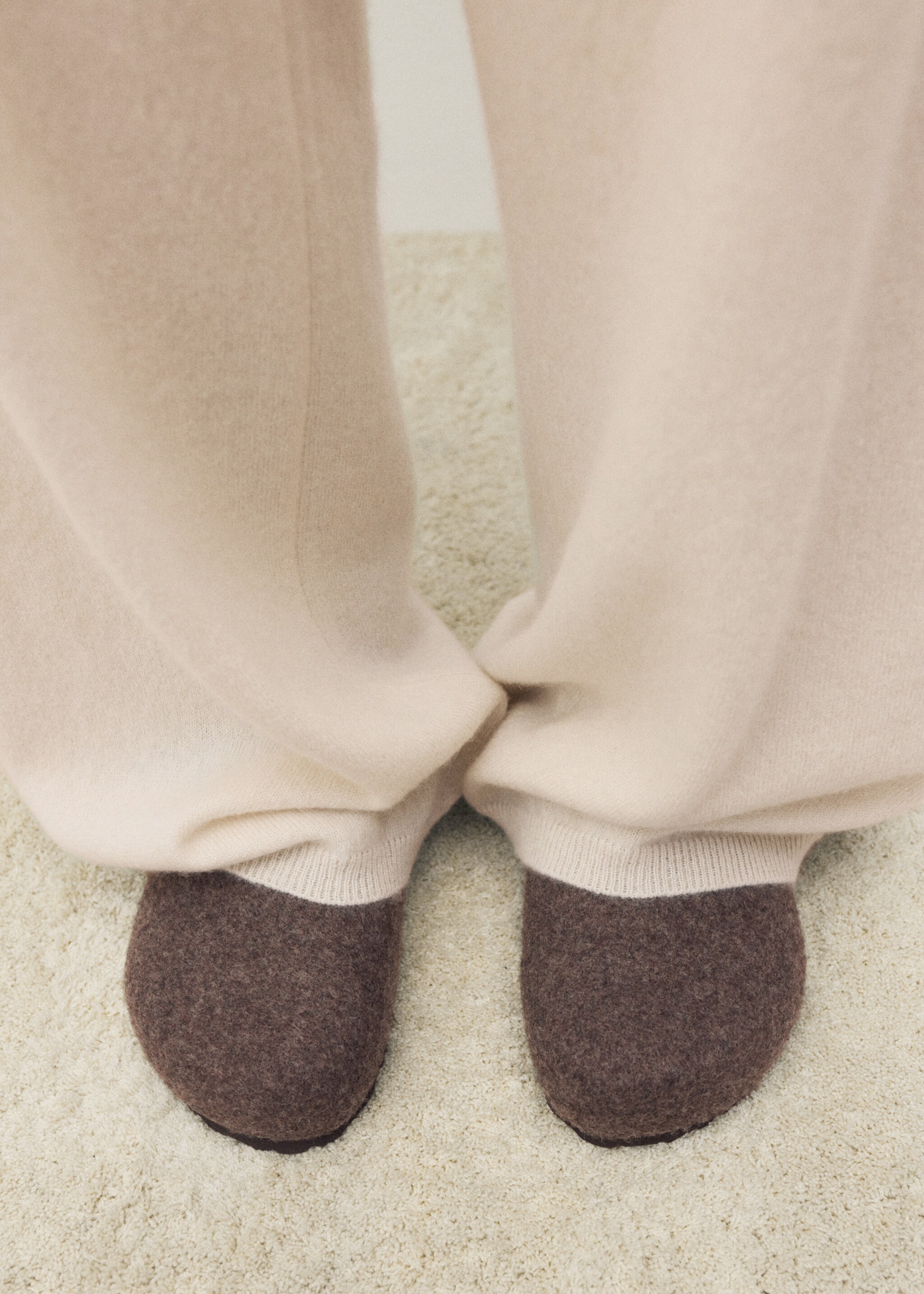 Cashmere trousers - Details of the article 6