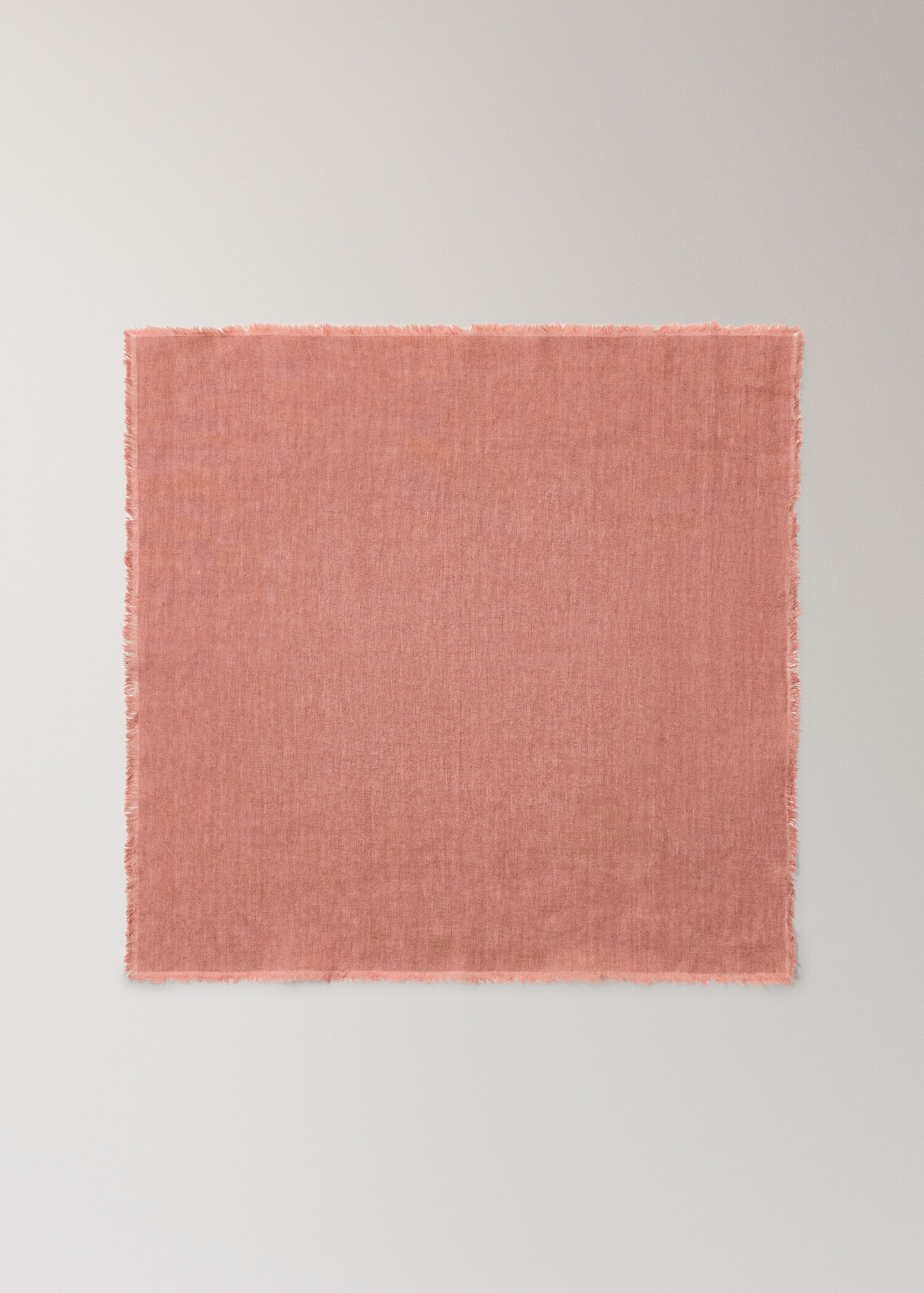 Linen napkins with frayed finish - Article without model