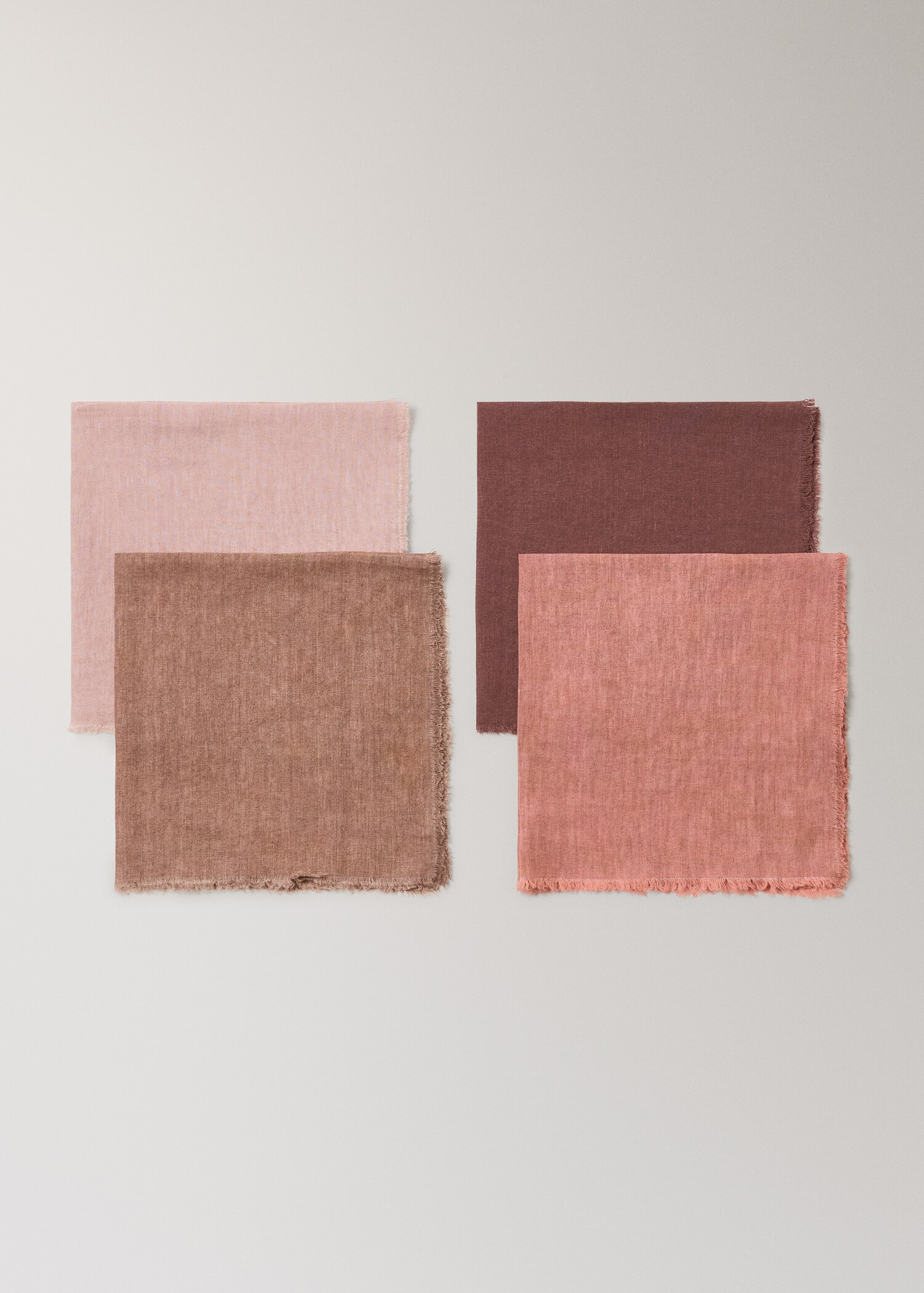 Linen napkins with frayed finish - Details of the article 1