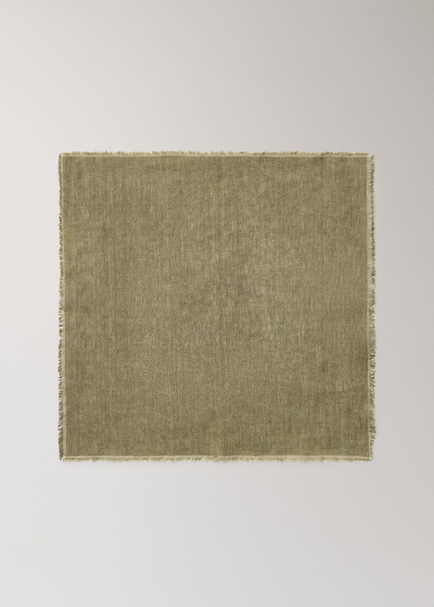 Linen napkins with frayed finish - Article without model