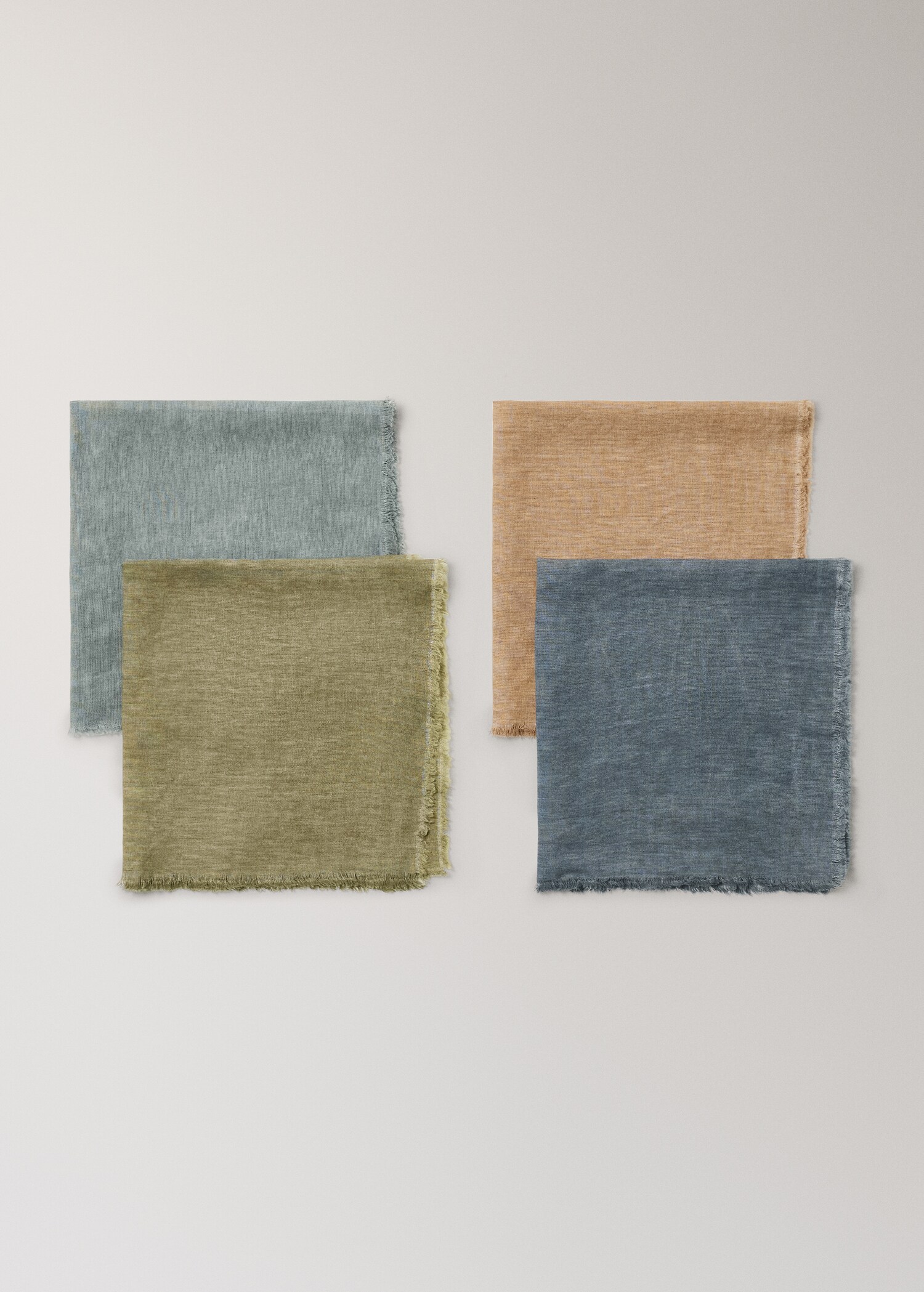 Linen napkins with frayed finish - Details of the article 1