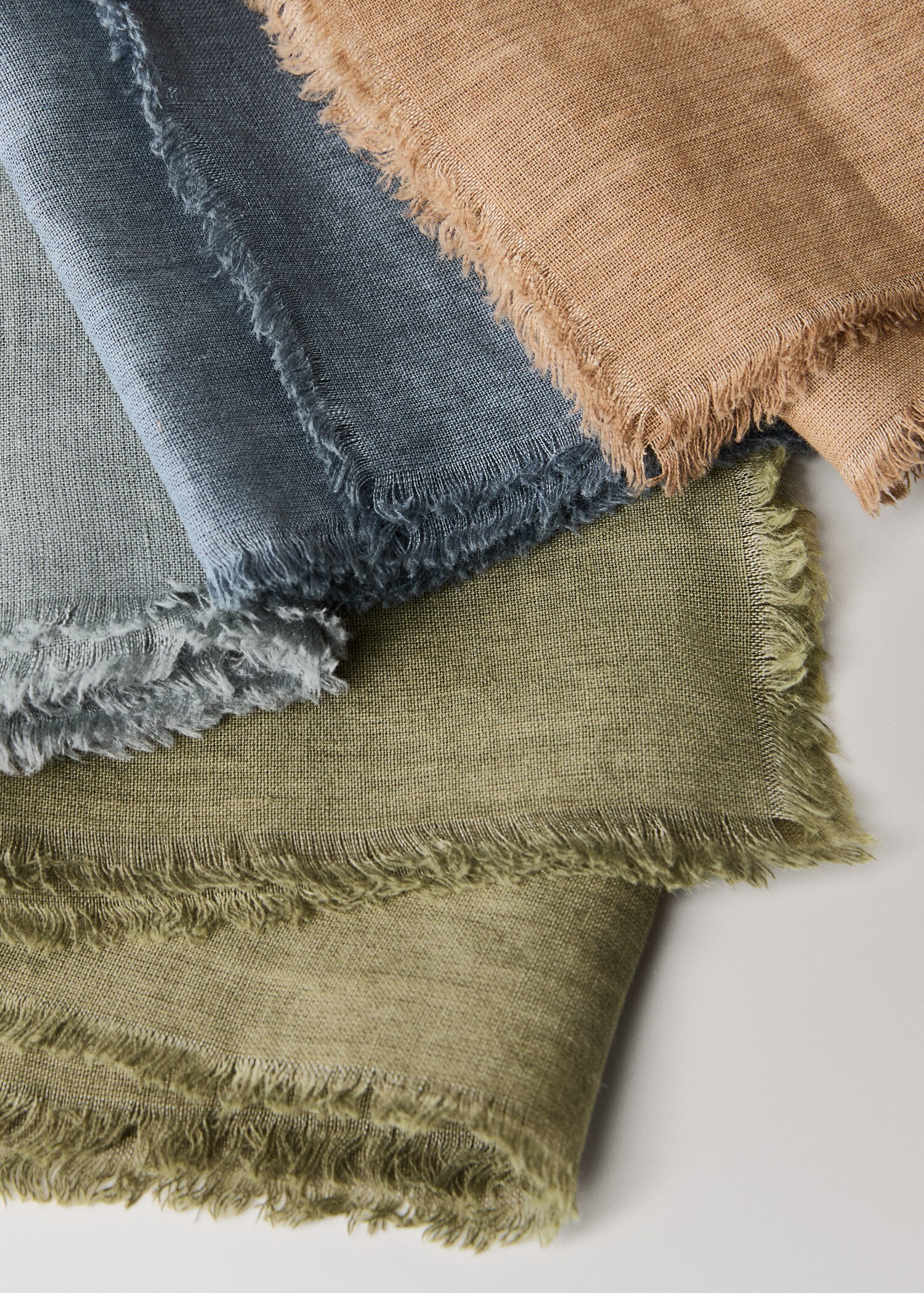 Linen napkins with frayed finish - Details of the article 2