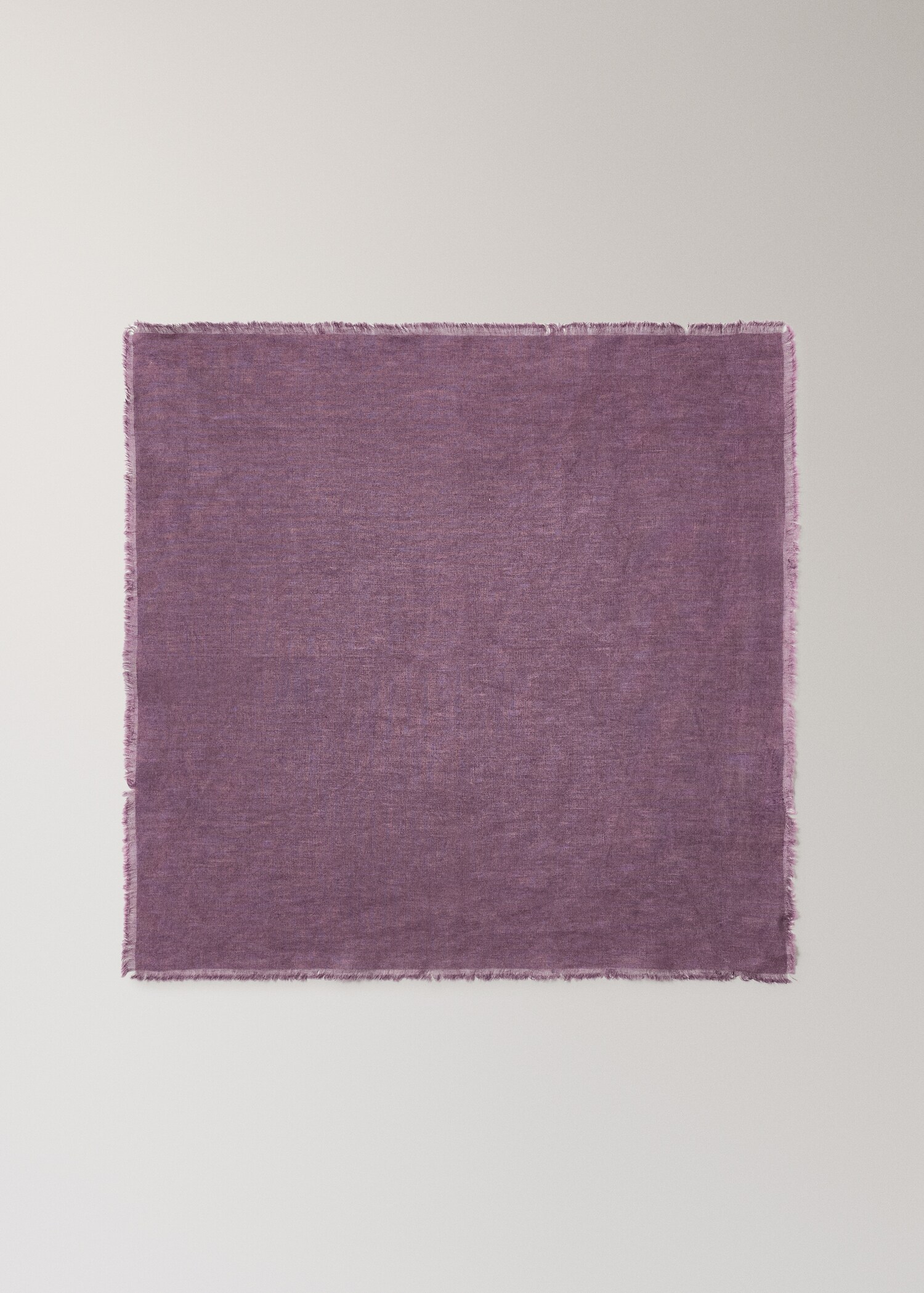 Linen napkins with frayed finish - Article without model