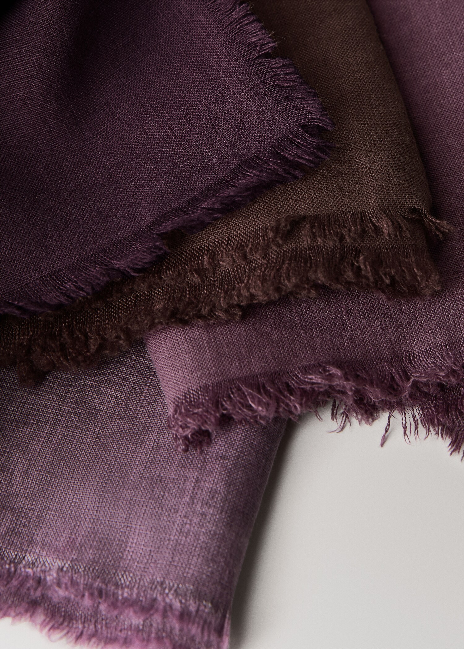 Linen napkins with frayed finish - Details of the article 2
