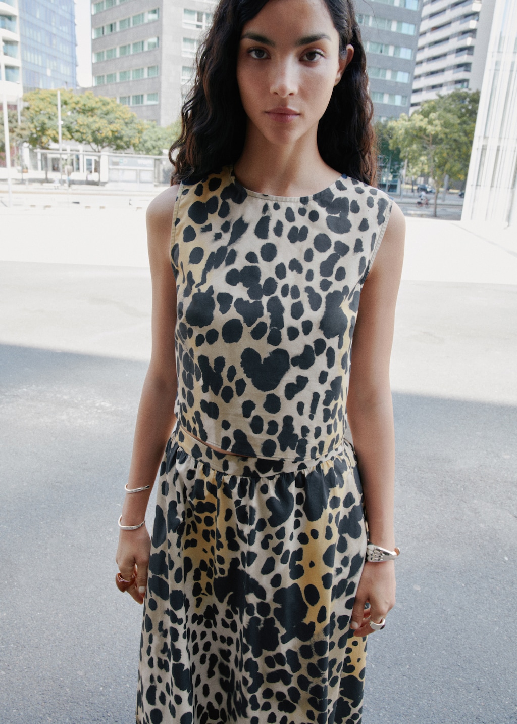 Leopard-print buttoned crop top