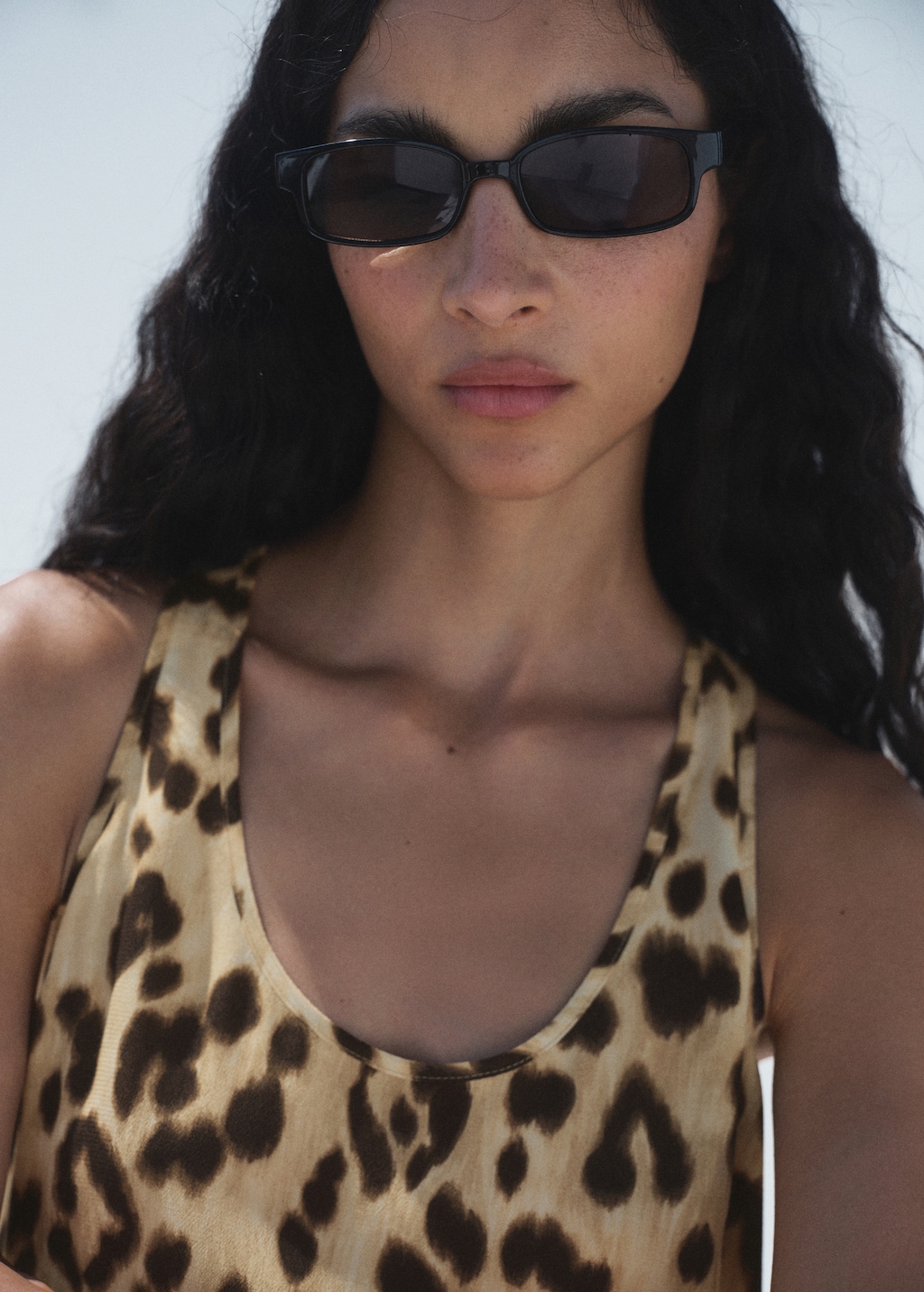 Leopard-print low-cut top