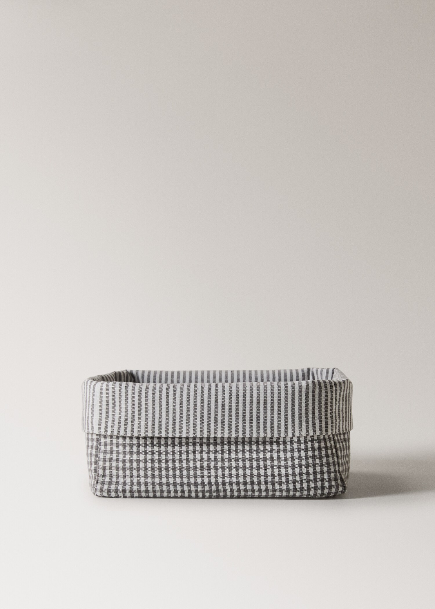 Panier en tissu imprimé à carreaux vichy - Article sans modèle