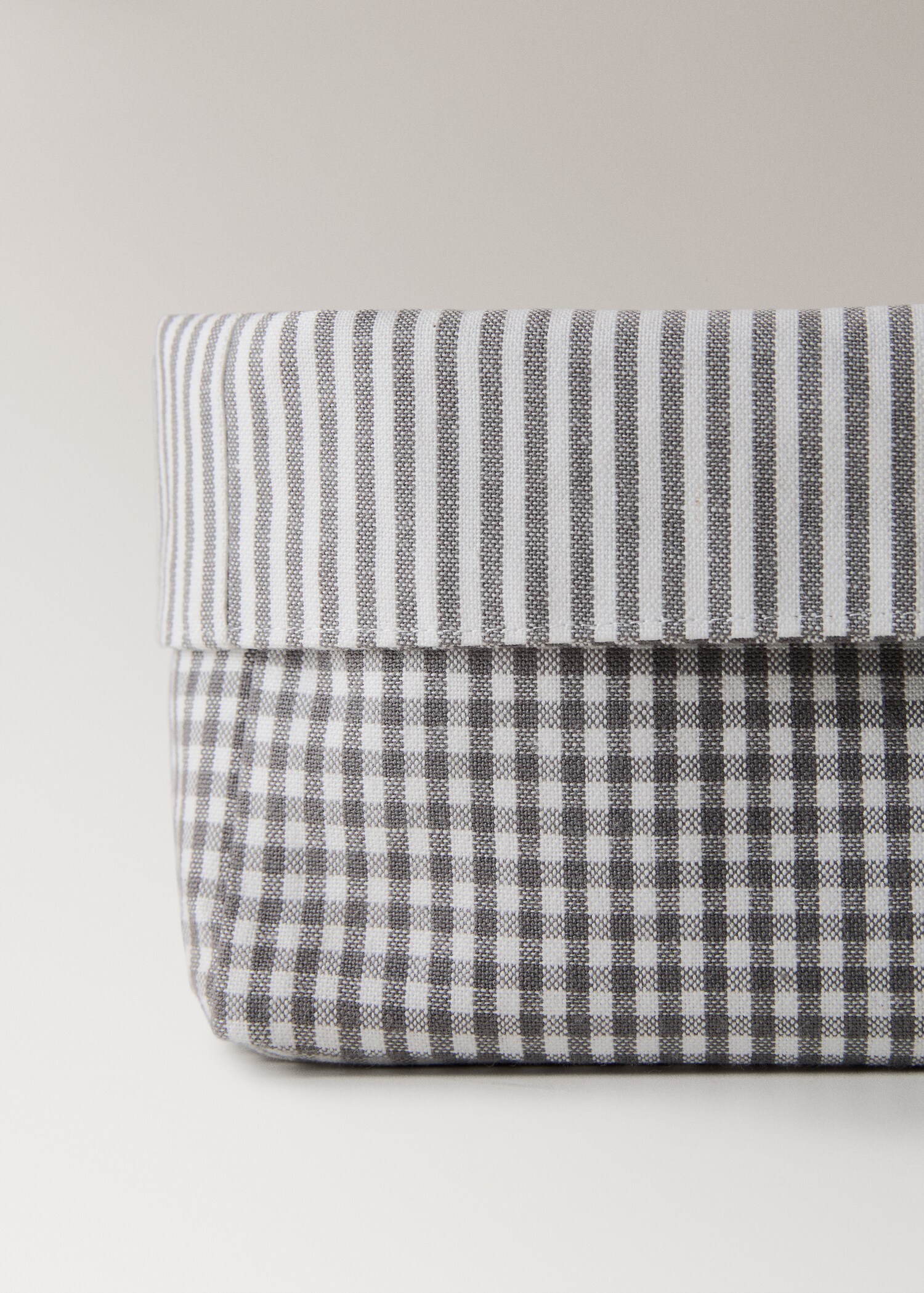 Panier en tissu imprimé à carreaux vichy - Détail de l'article 2