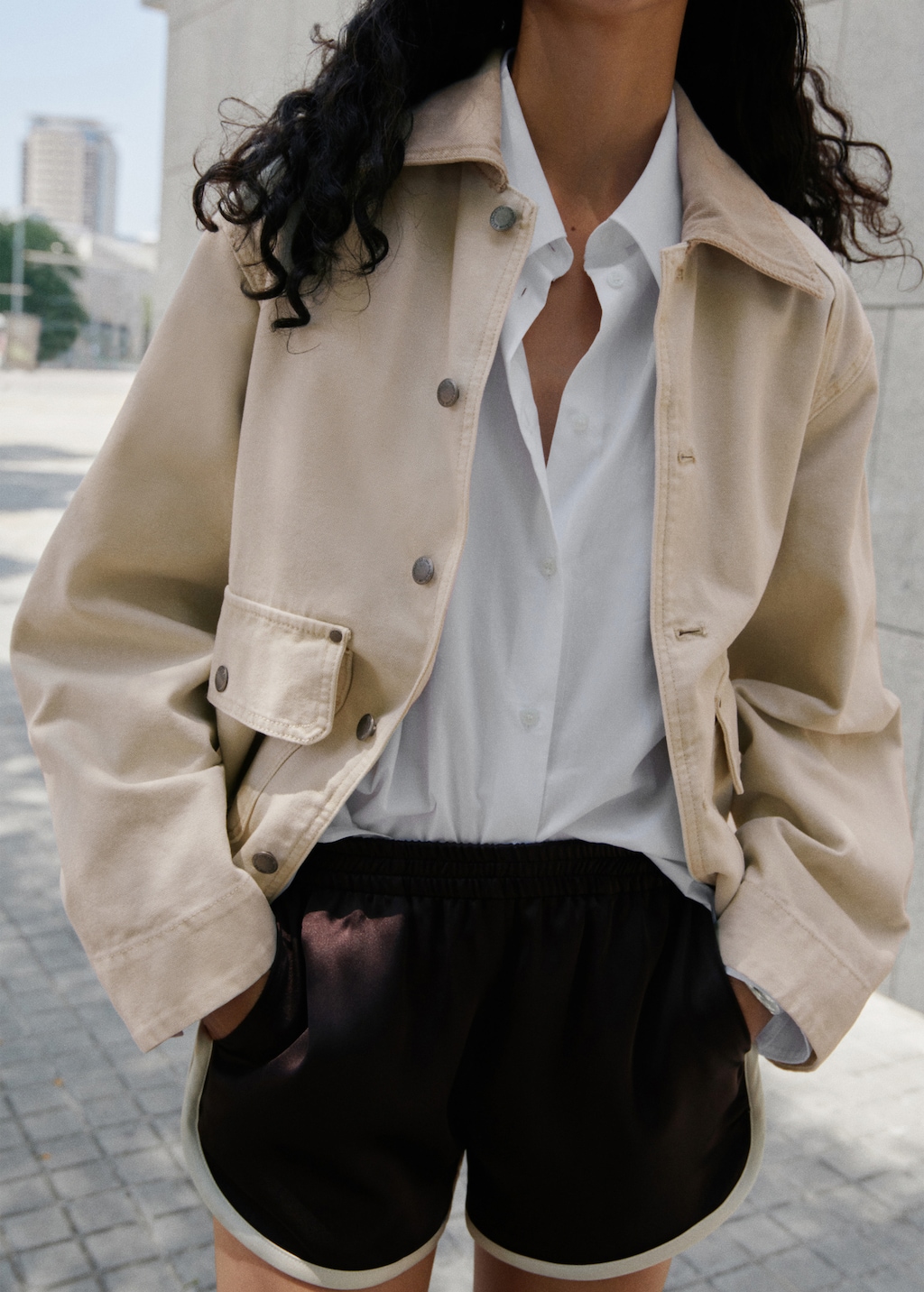 Shorts with contrasting trim