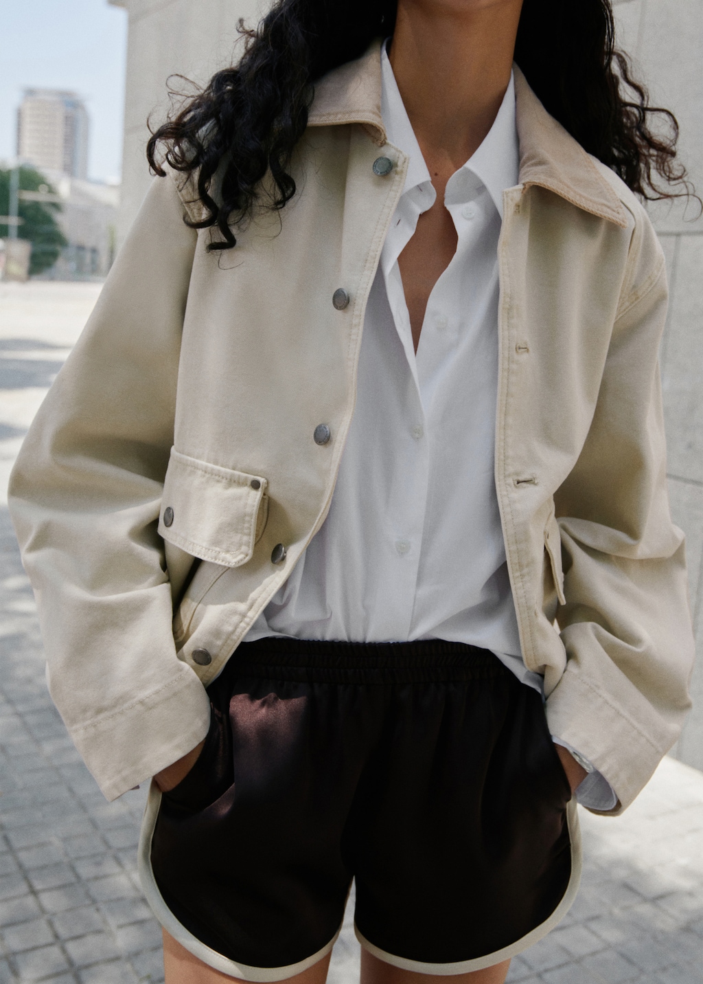 Shorts with contrasting trim