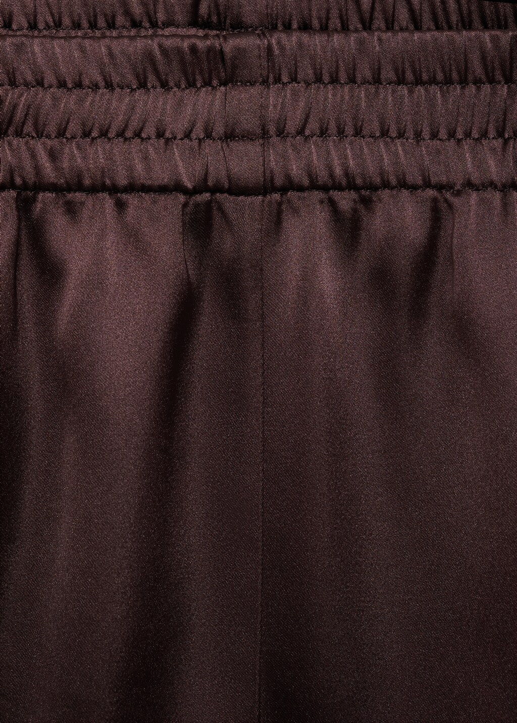 Shorts with contrasting trim