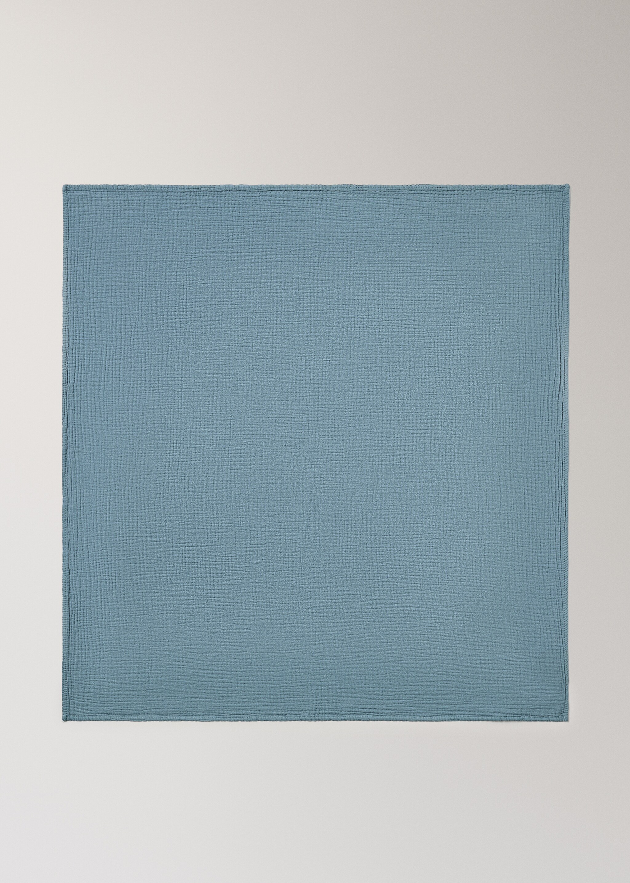 Cotton muslin baby blanket - Details of the article 3, Ink Blue. Ref: 17083333-00.