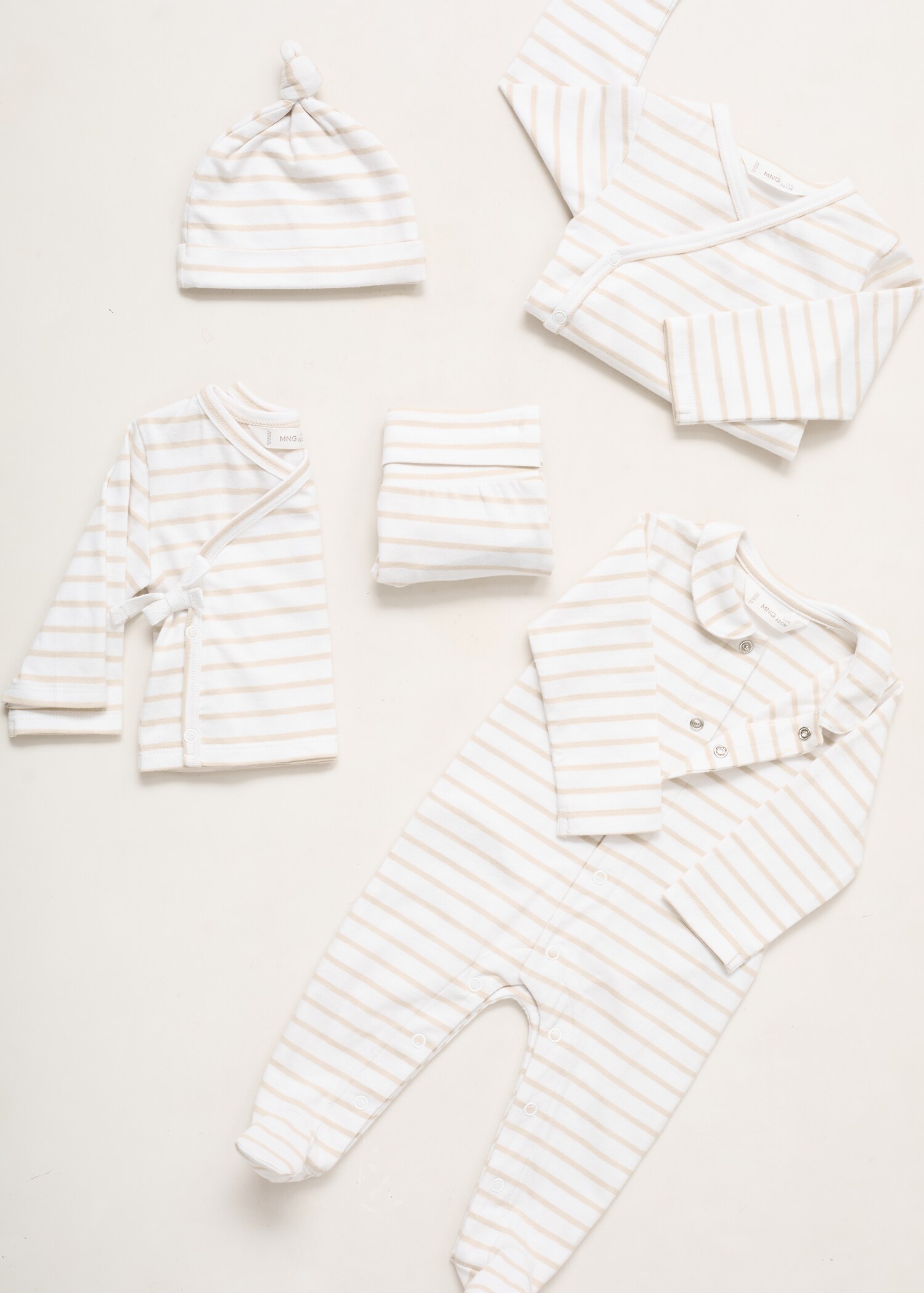 Striped onesie pyjamas - Details of the article 1