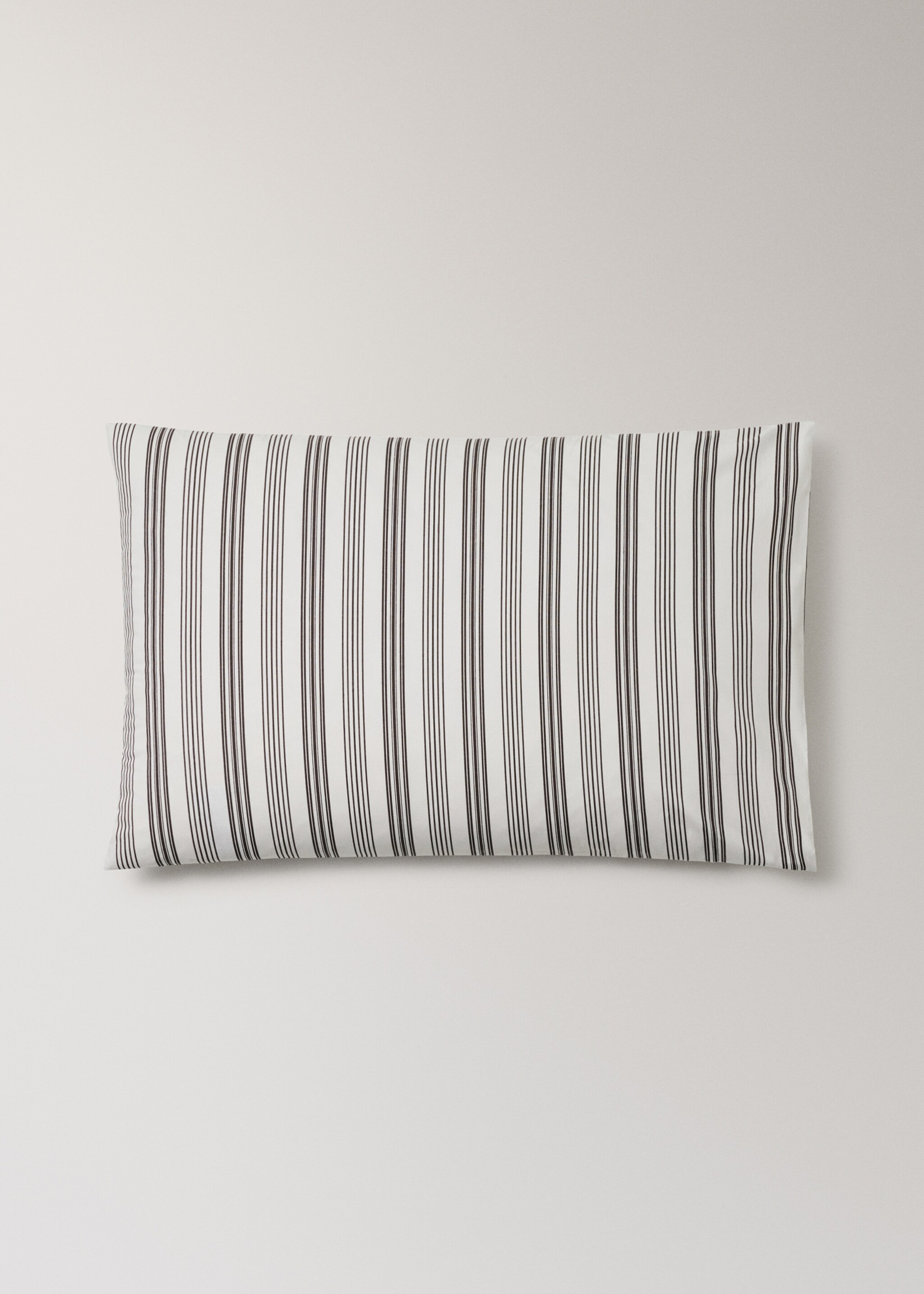 Strips cotton pillowcase 50X75cm - Article without model, Off White. Ref: 17083811-00.