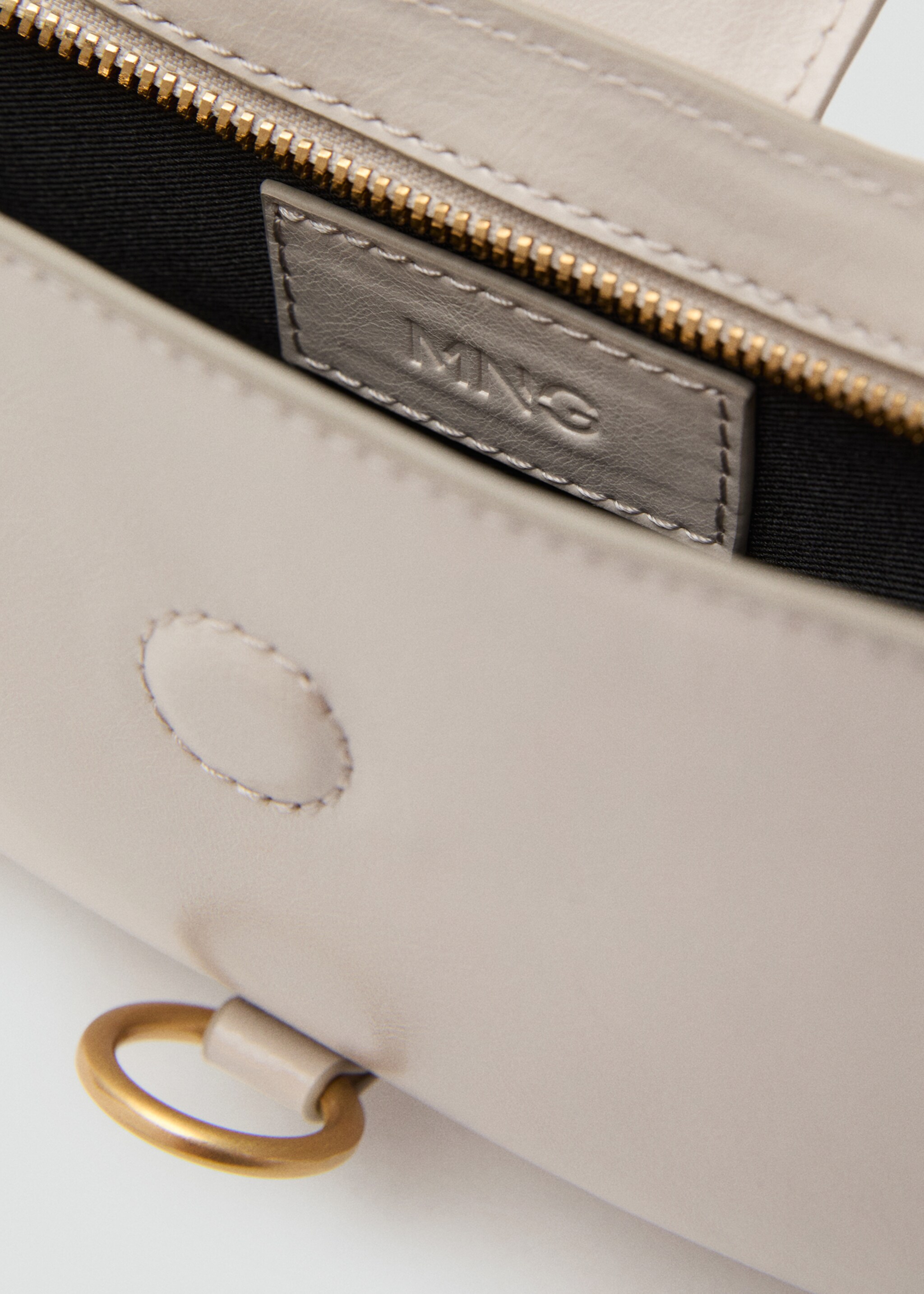 Shoulder bag with snap hook - Details of the article 2