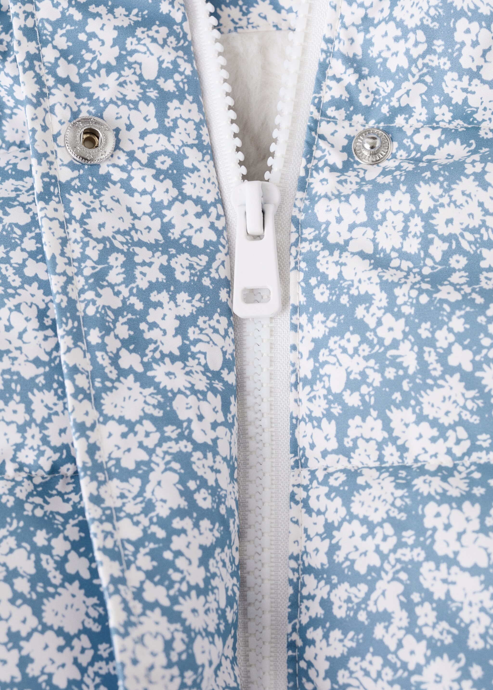 Anorak lirio - Details of the article 0, Sky Blue. Ref: 17083819-00.