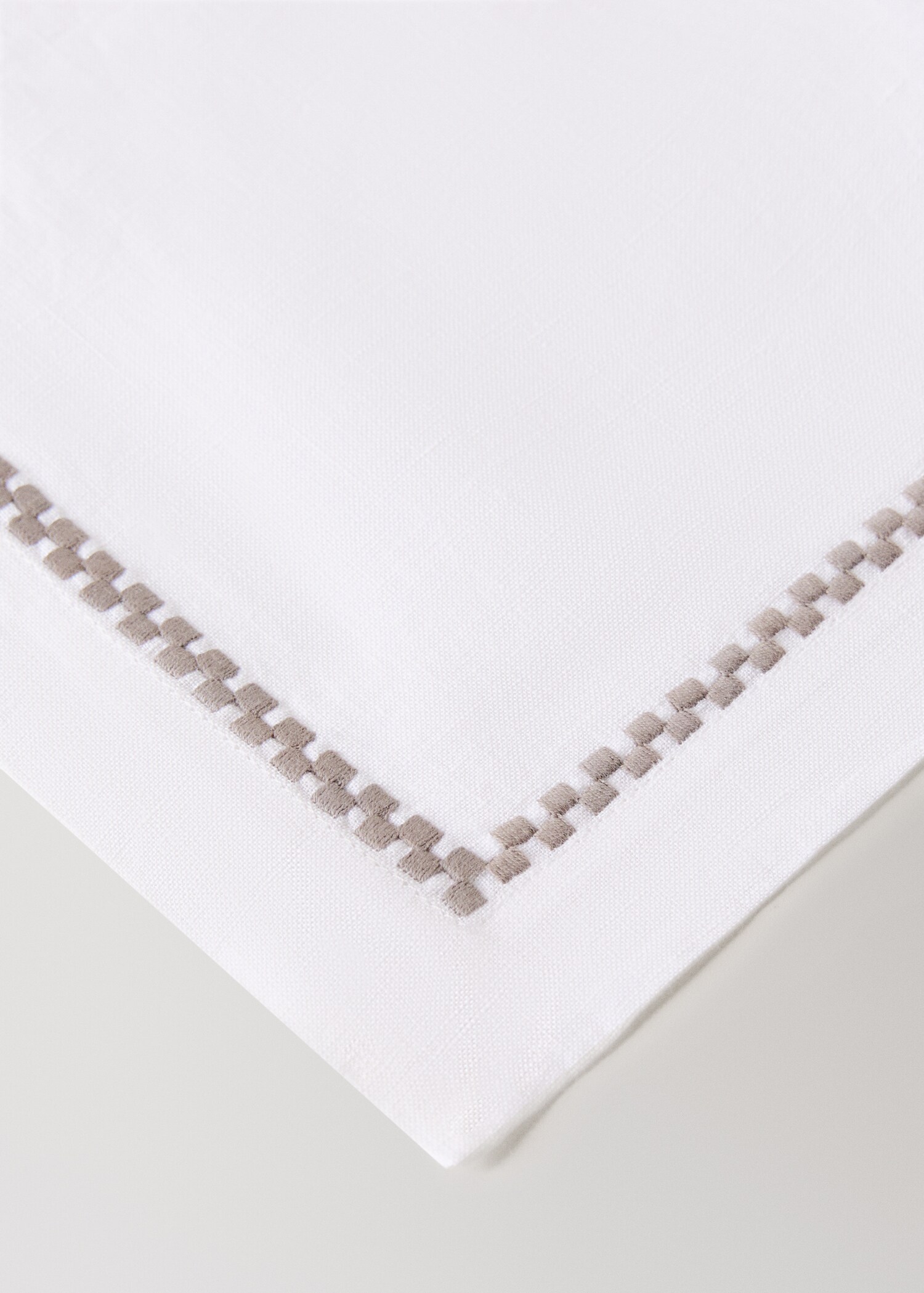 Embroidered detail 100% linen placemat - Ürün detayı 1