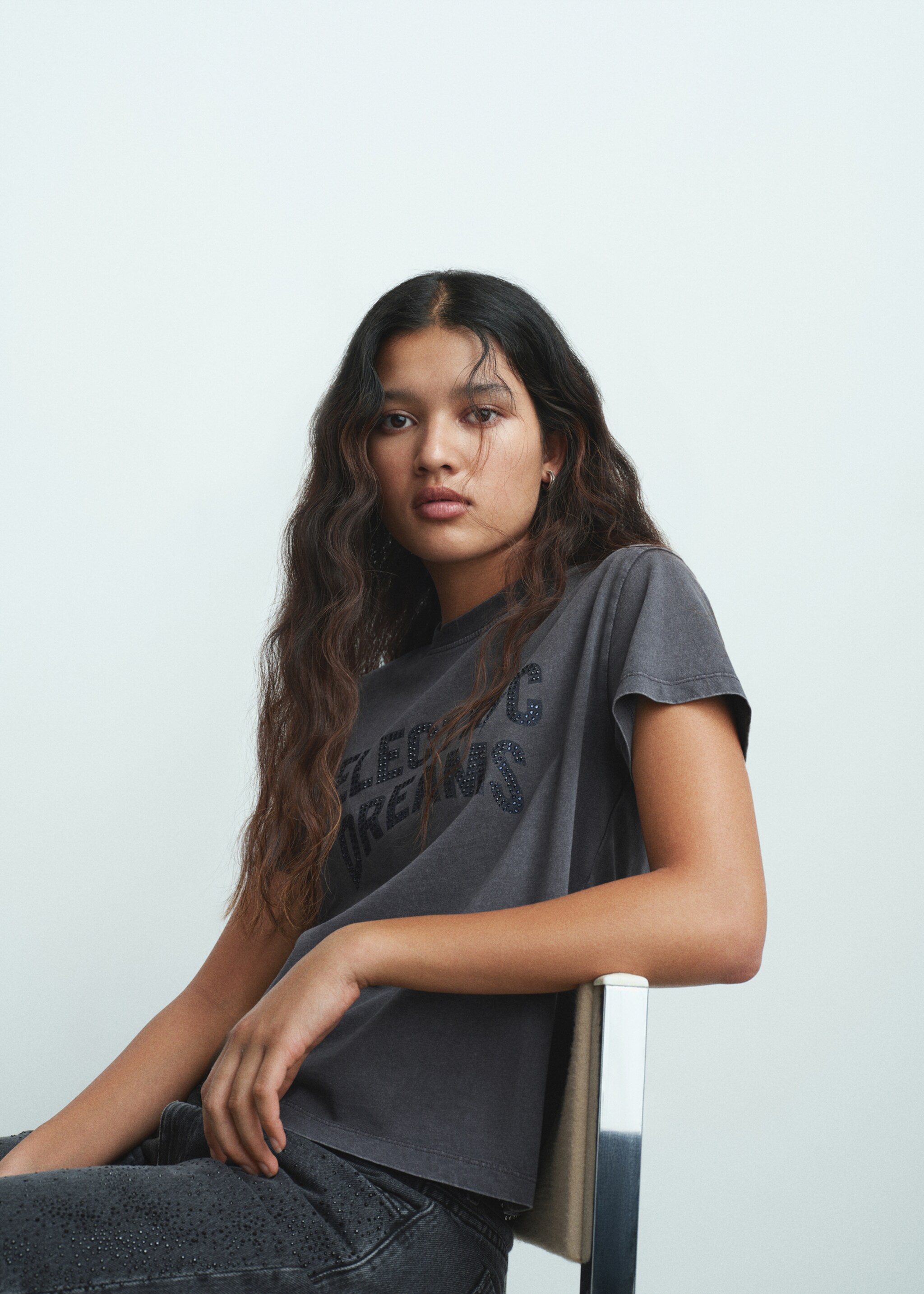 Rhinestone message t-shirt - Details of the article 1, Charcoal. Ref: 17083827-00.