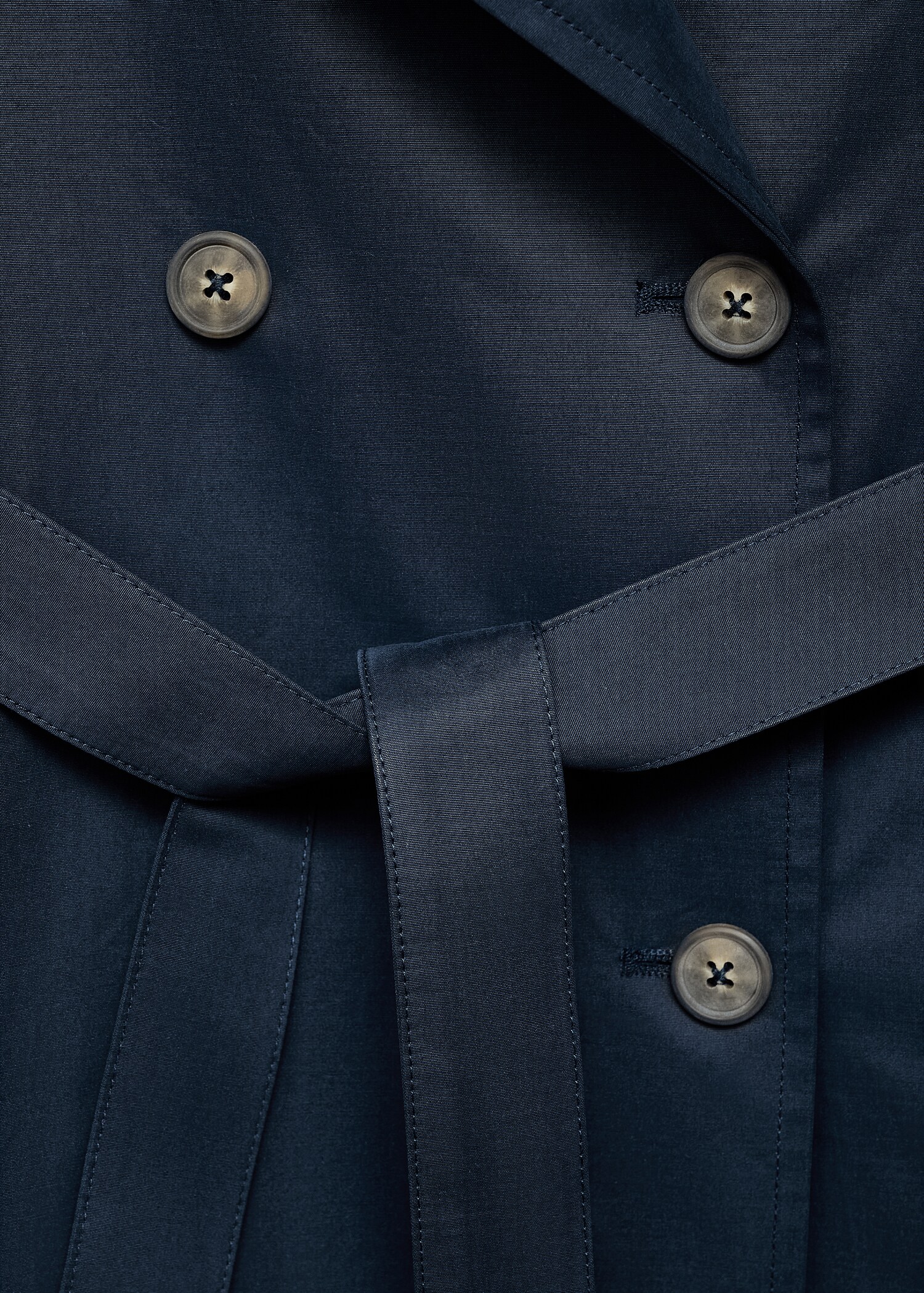 Gabardina de estilo clássico com cinto - Pormenor do artigo 8