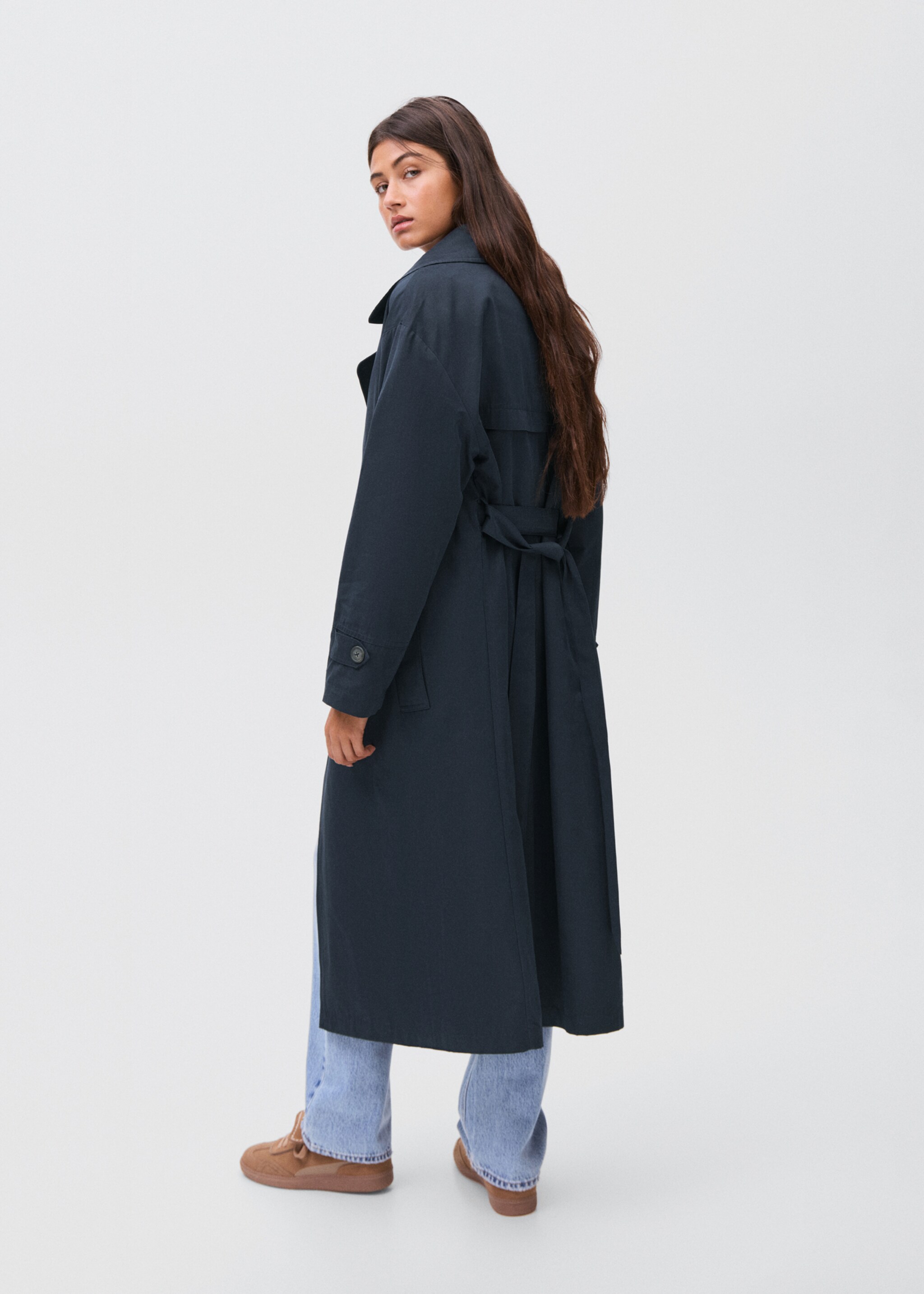 Classic trench coat with belt - Reverse of the article