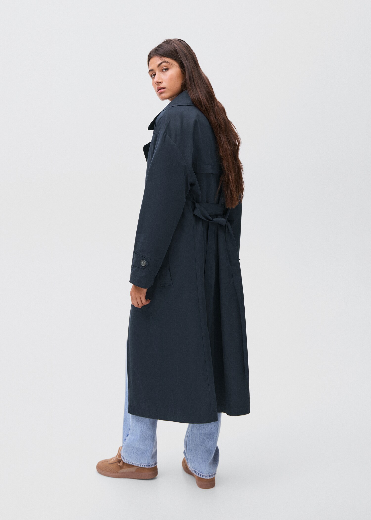 Gabardina de estilo clássico com cinto - Verso do artigo