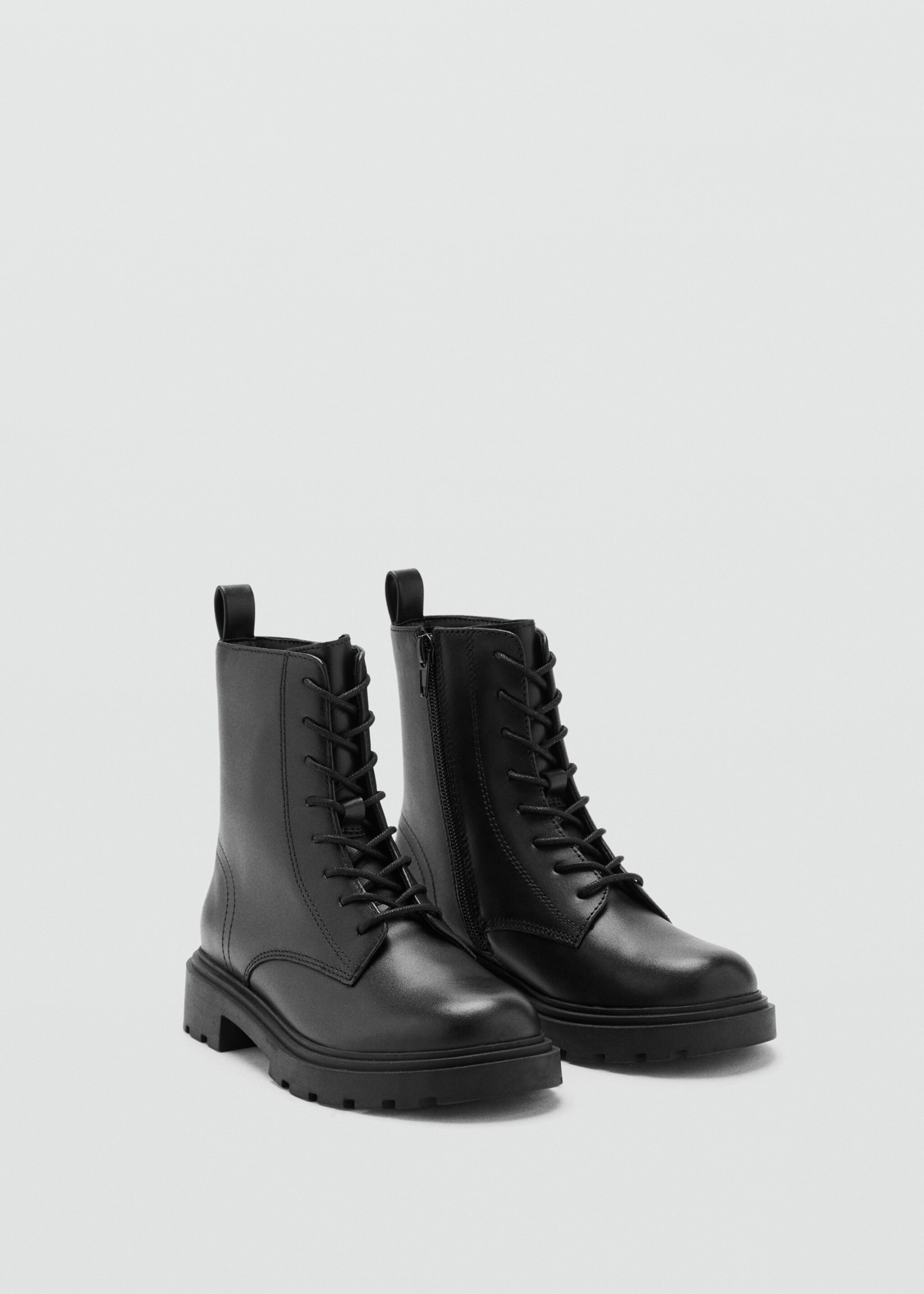 Bottines cuir lacets - Plan moyen, Noir. Ref: 17084075-00.