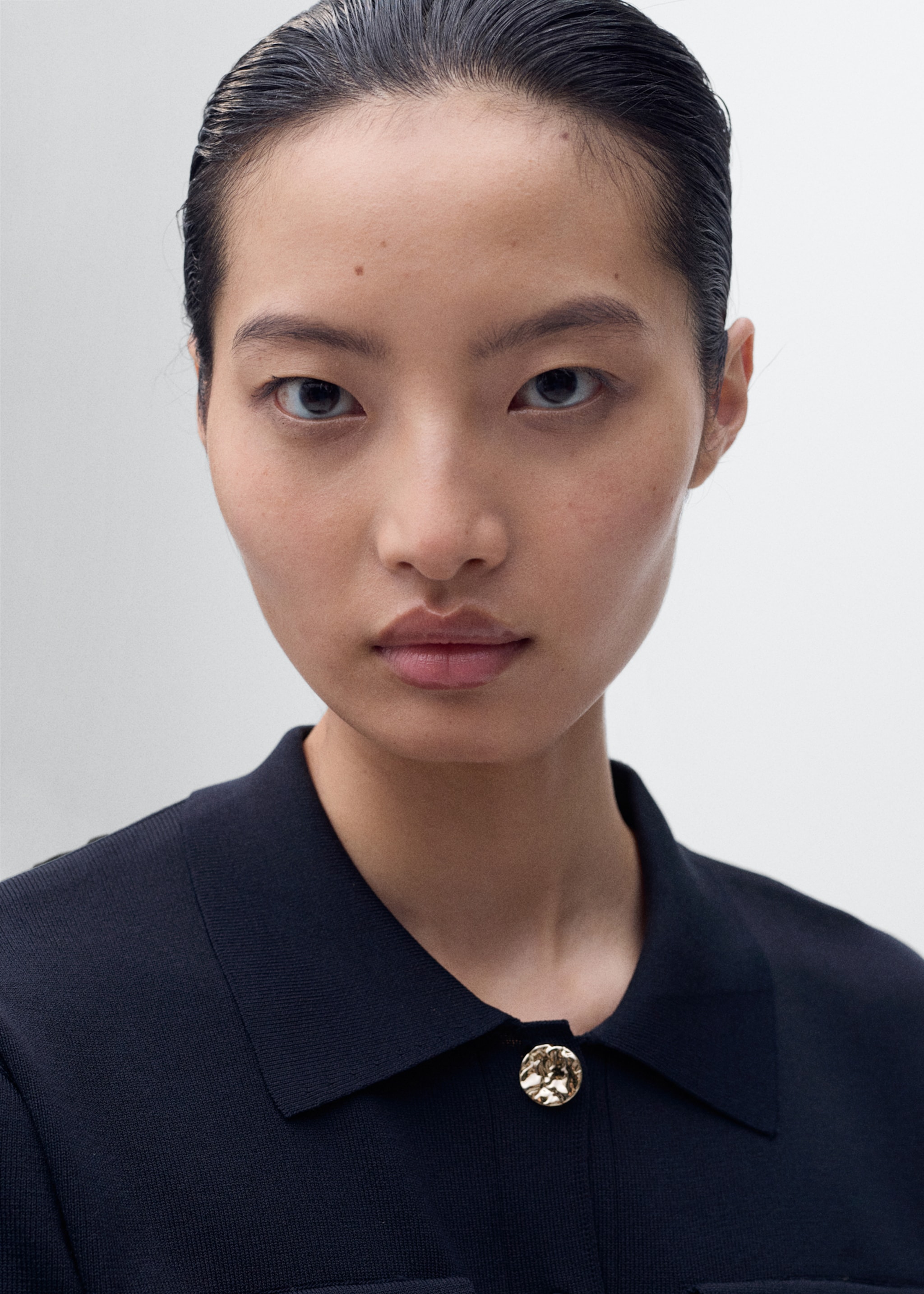Short-sleeved knitted jacket - Details of the article 1, Navy. Ref: 17084076-00.