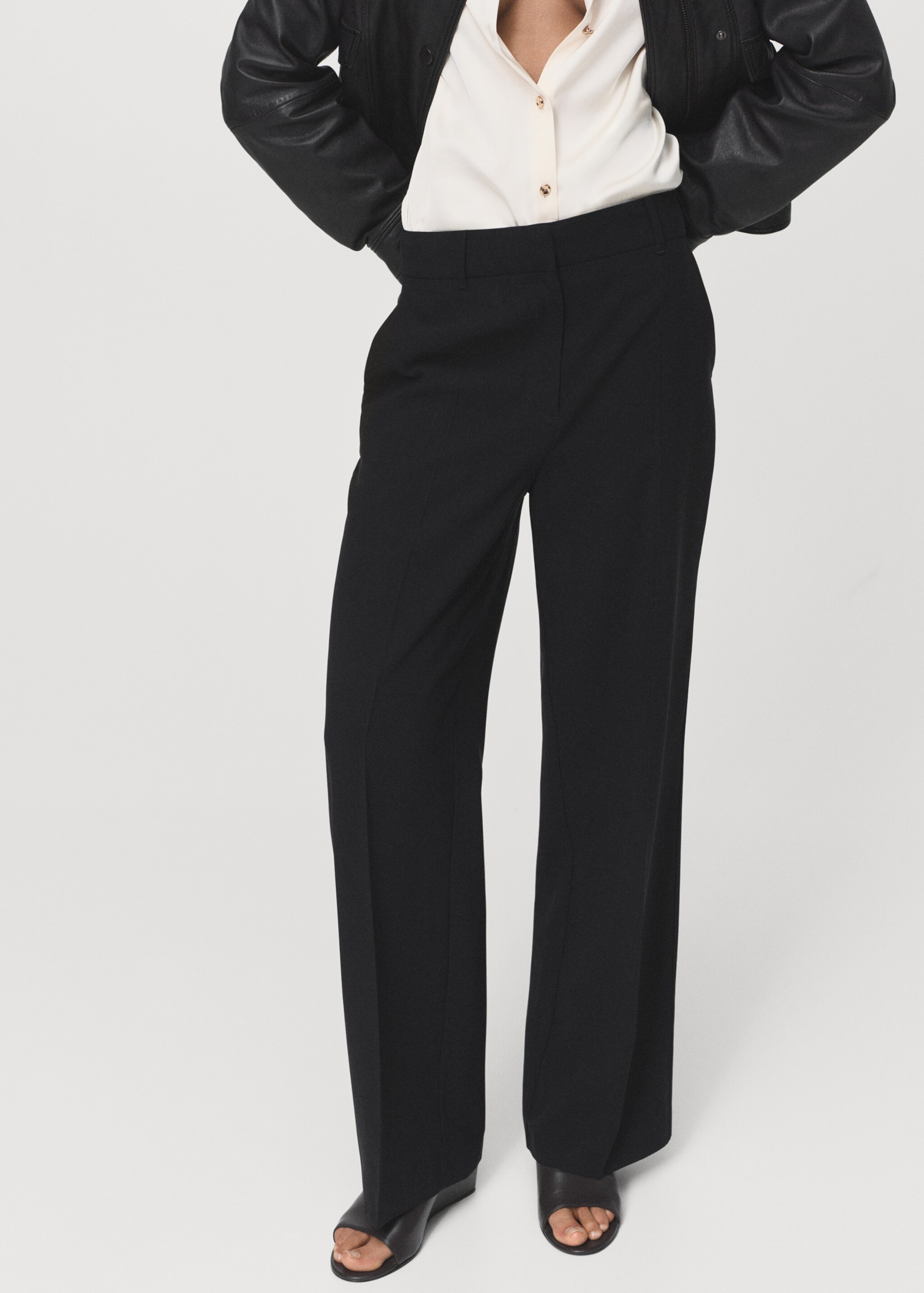 Straight mid-rise trousers - Medium plane, Black. Ref: 17084078-00.