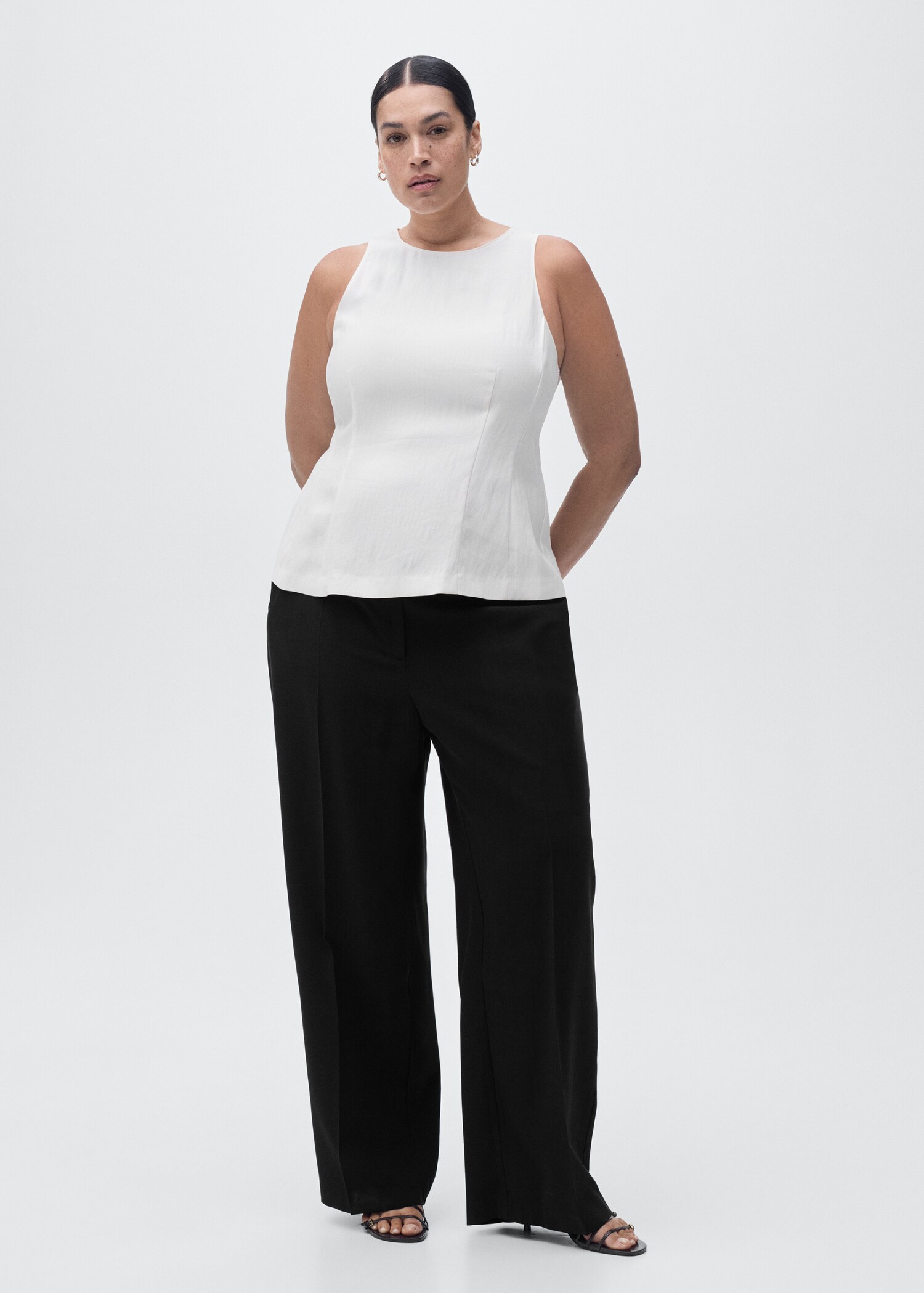 Gerade Hose mit mittlerem Bund - Detail des Artikels 3