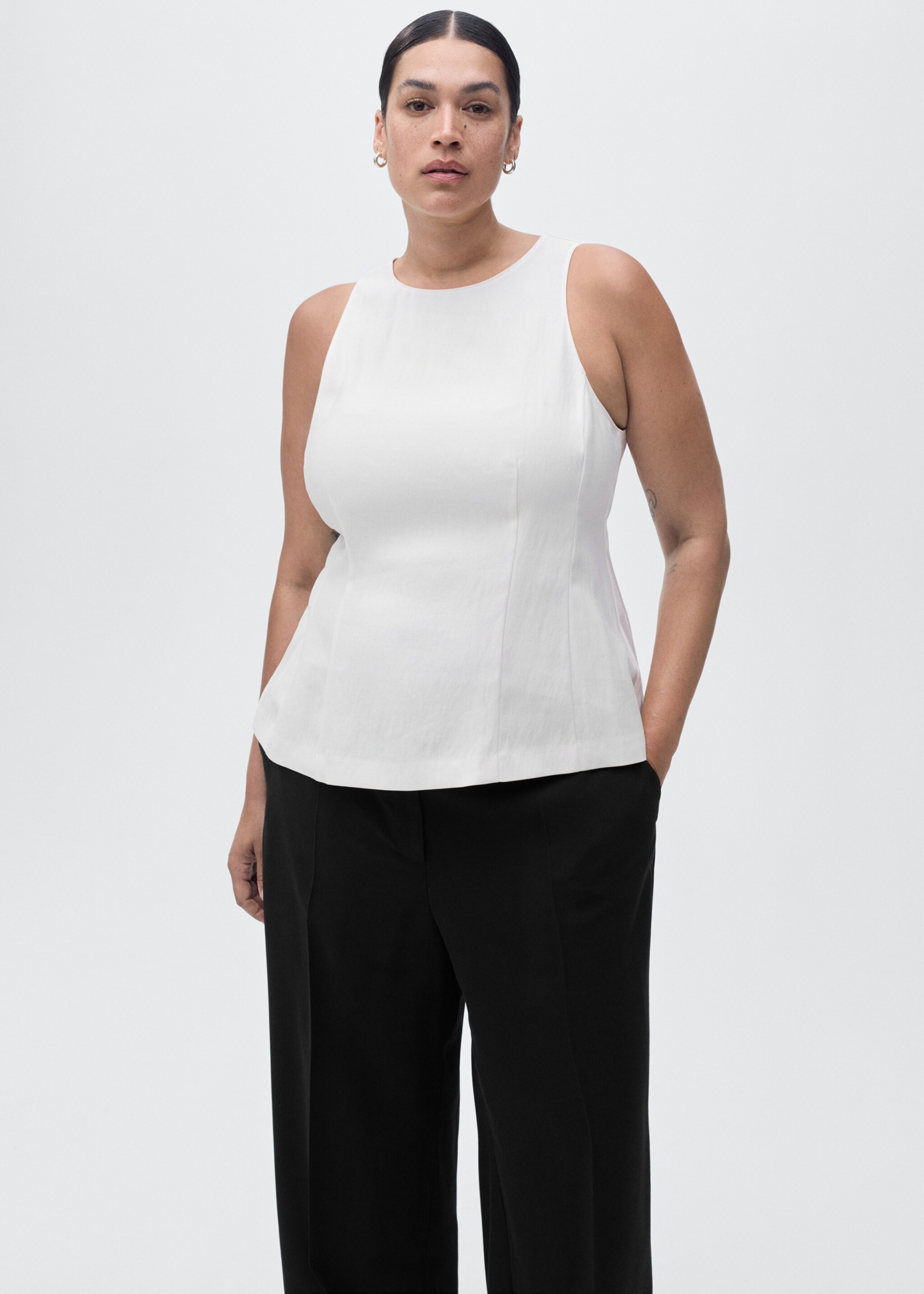 Straight mid-rise trousers - Details of the article 5